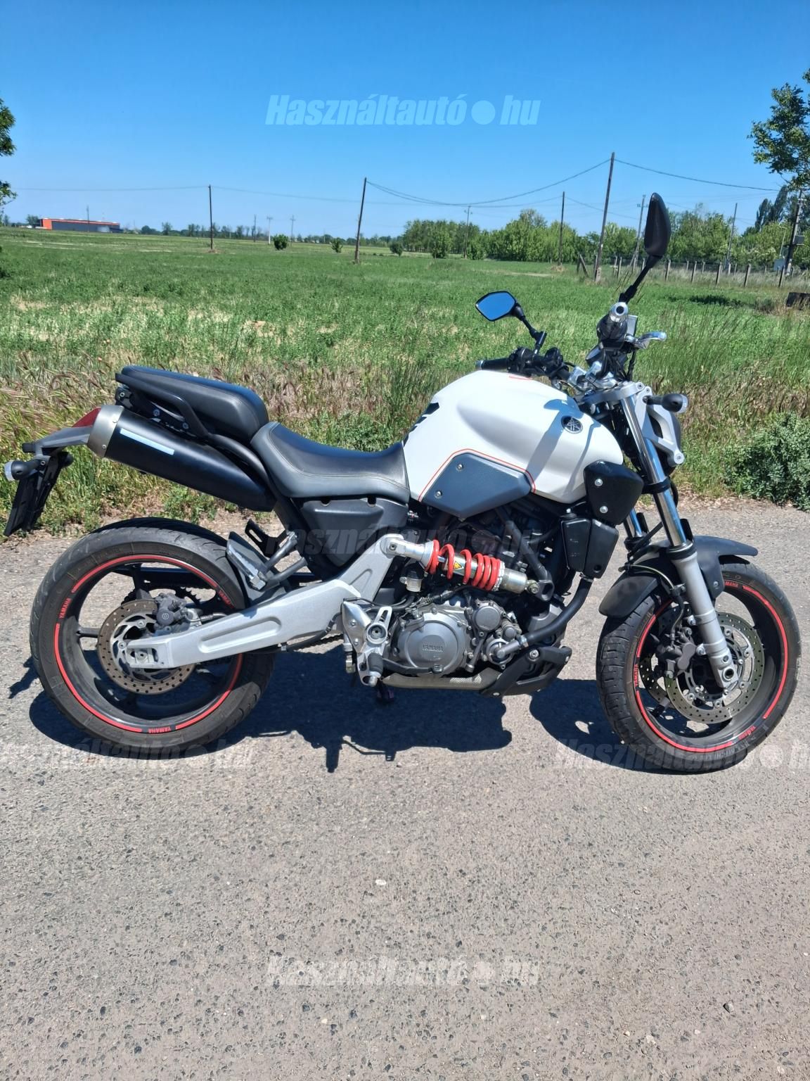 YAMAHA MT 2007/7 - 1