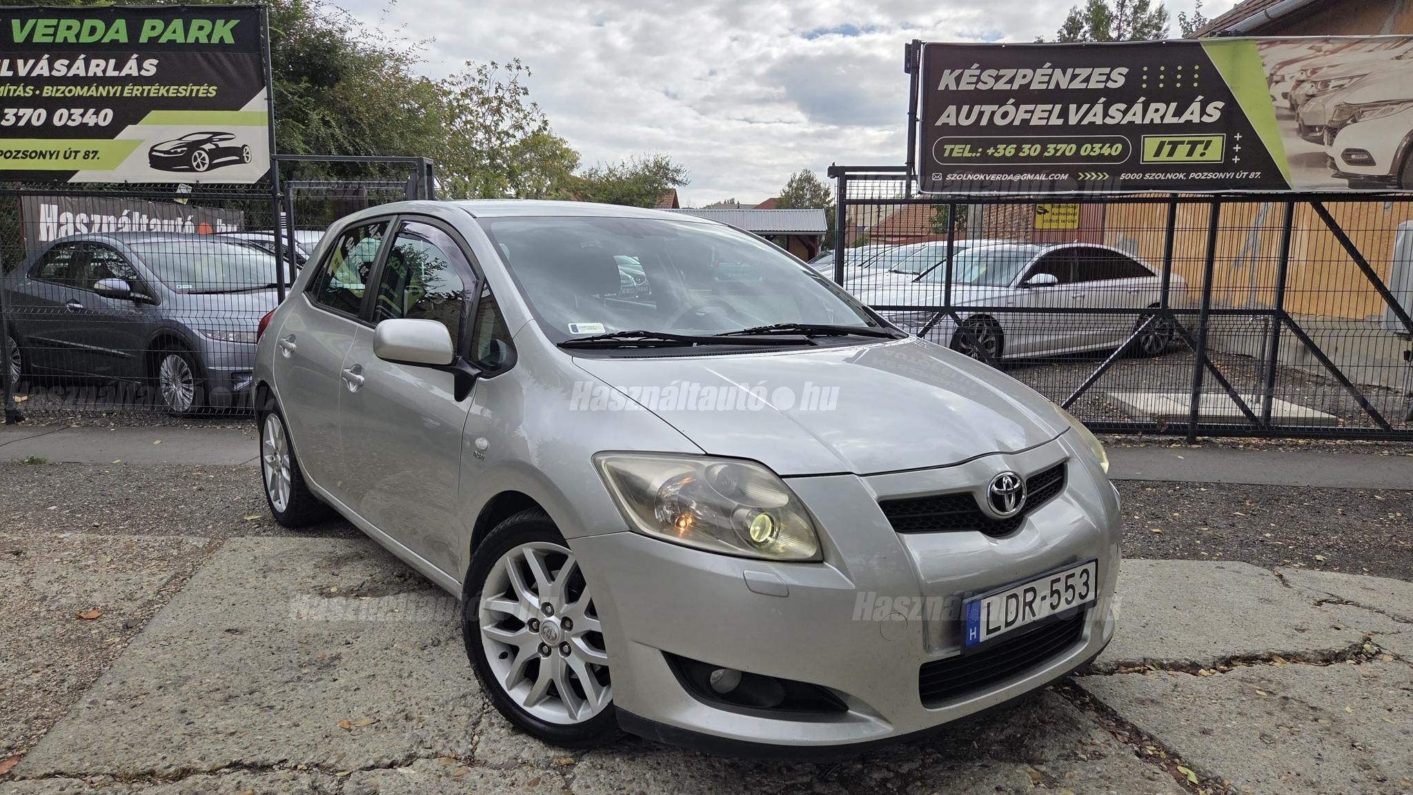 TOYOTA AURIS 2008/12 - 1
