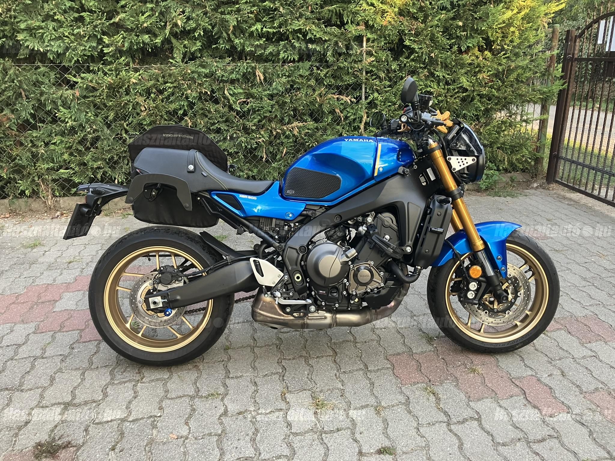 YAMAHA XSR 900 2023/7 - 1