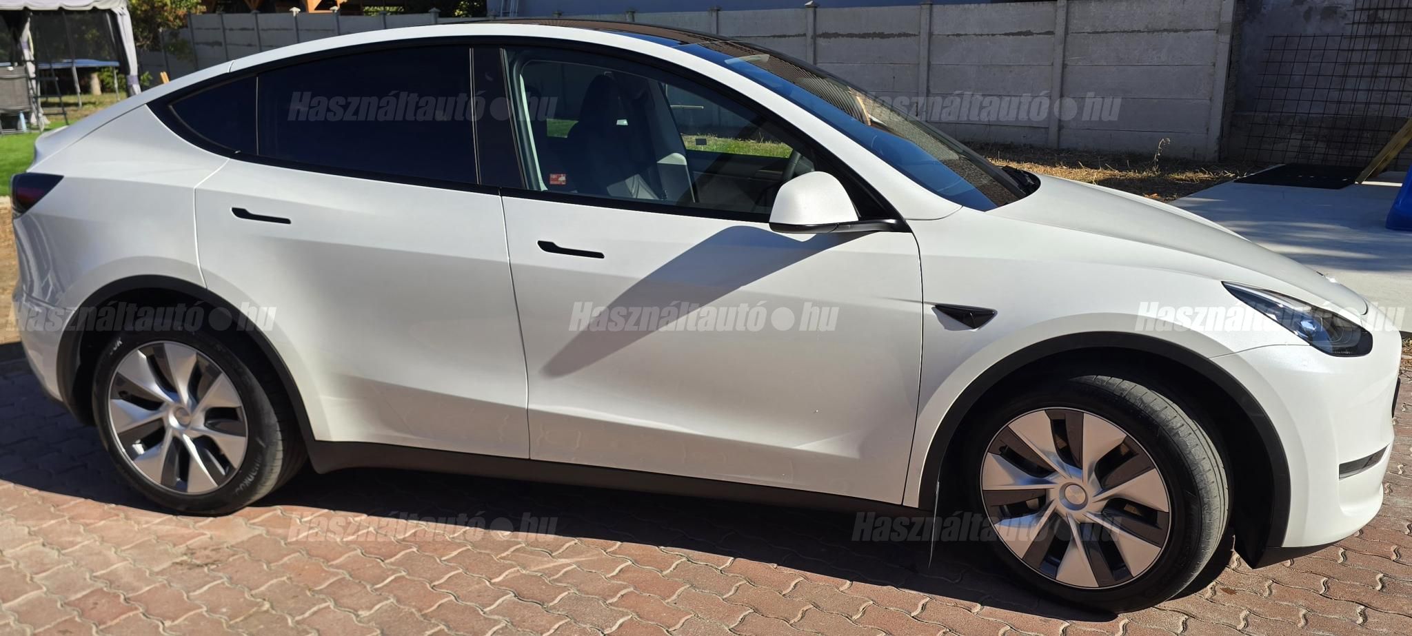 TESLA MODEL Y 2023/7 - 1