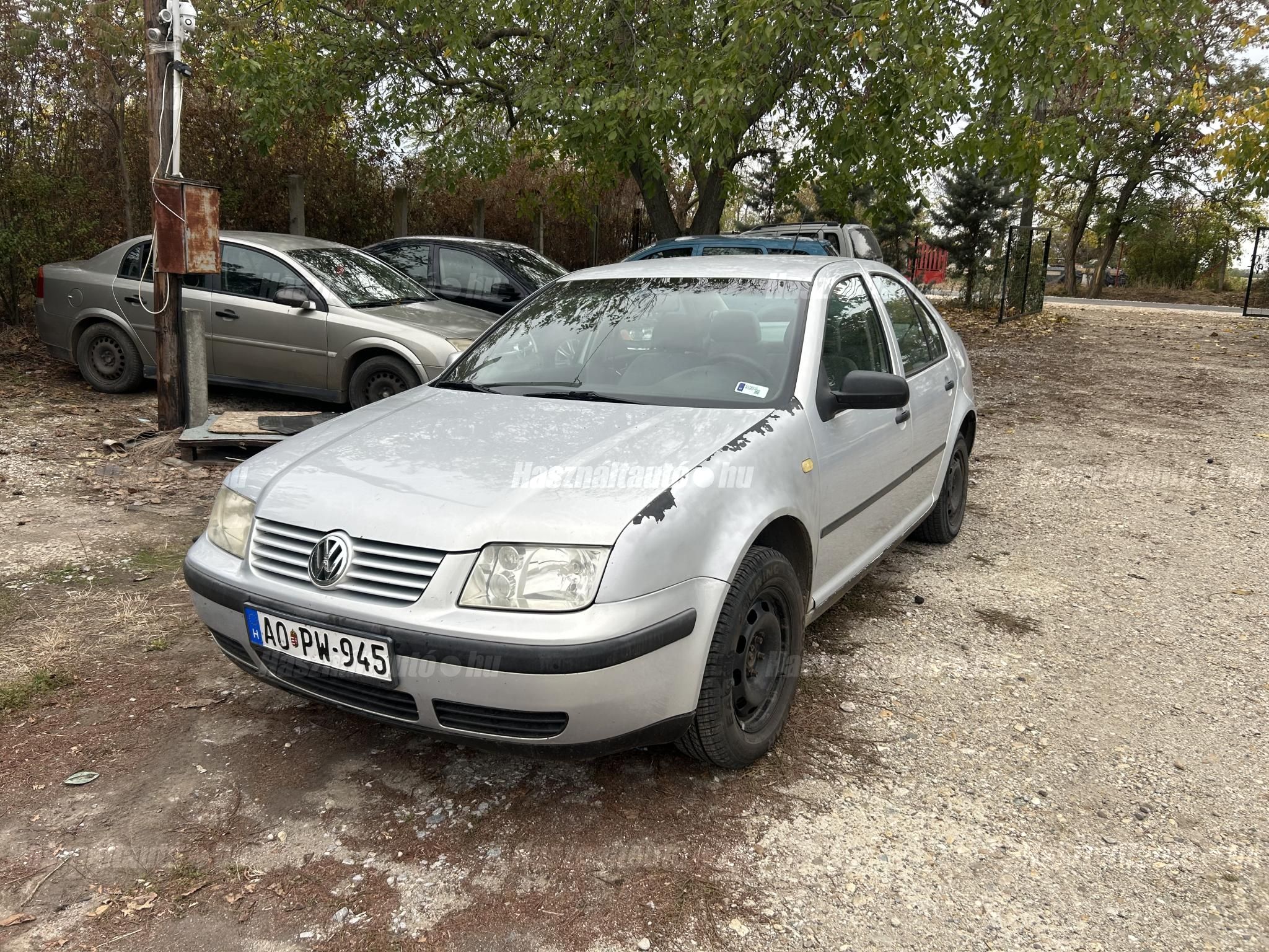 VOLKSWAGEN BORA 2003/7 - 1