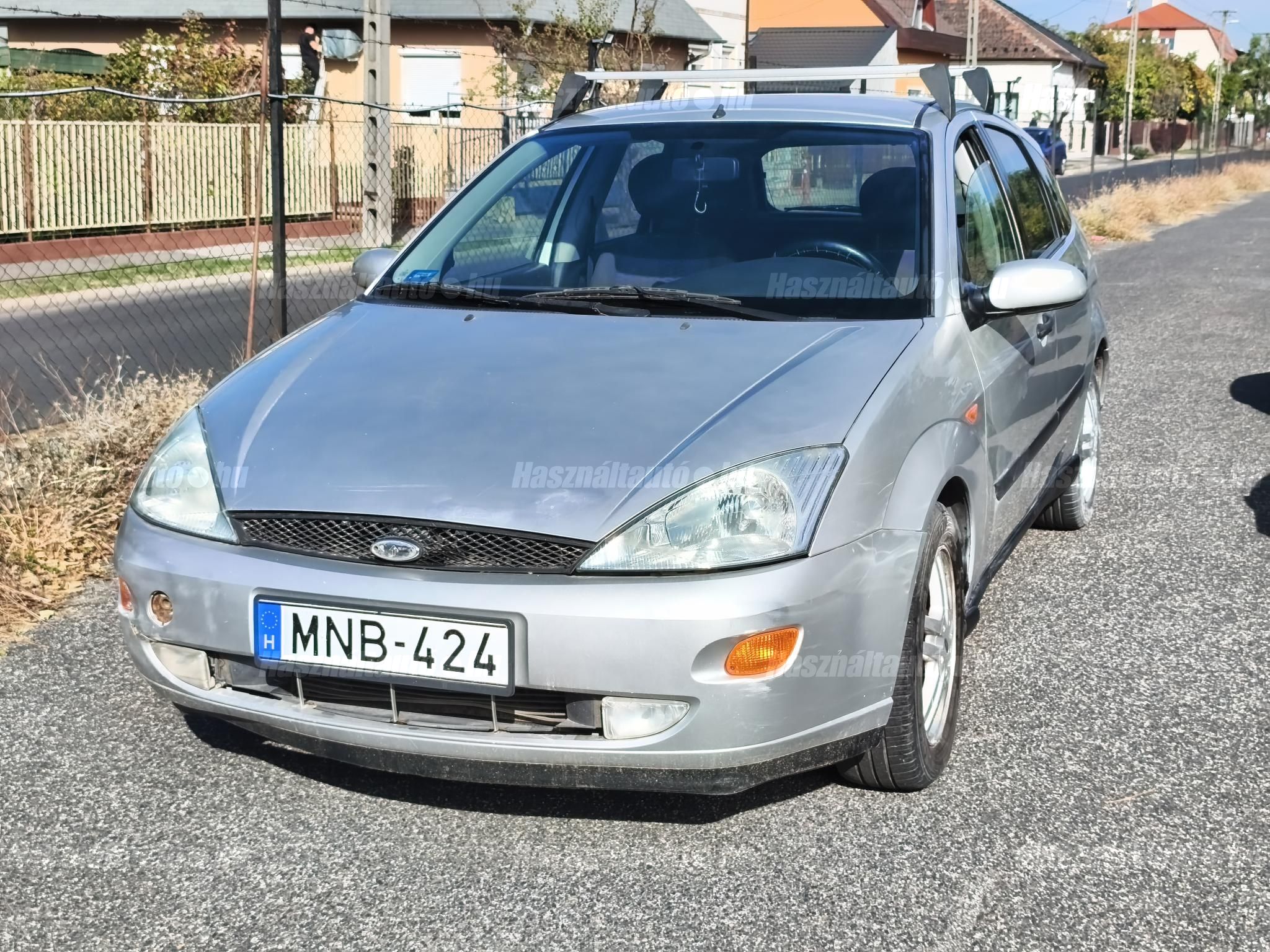 FORD FOCUS 2000/8 - 1