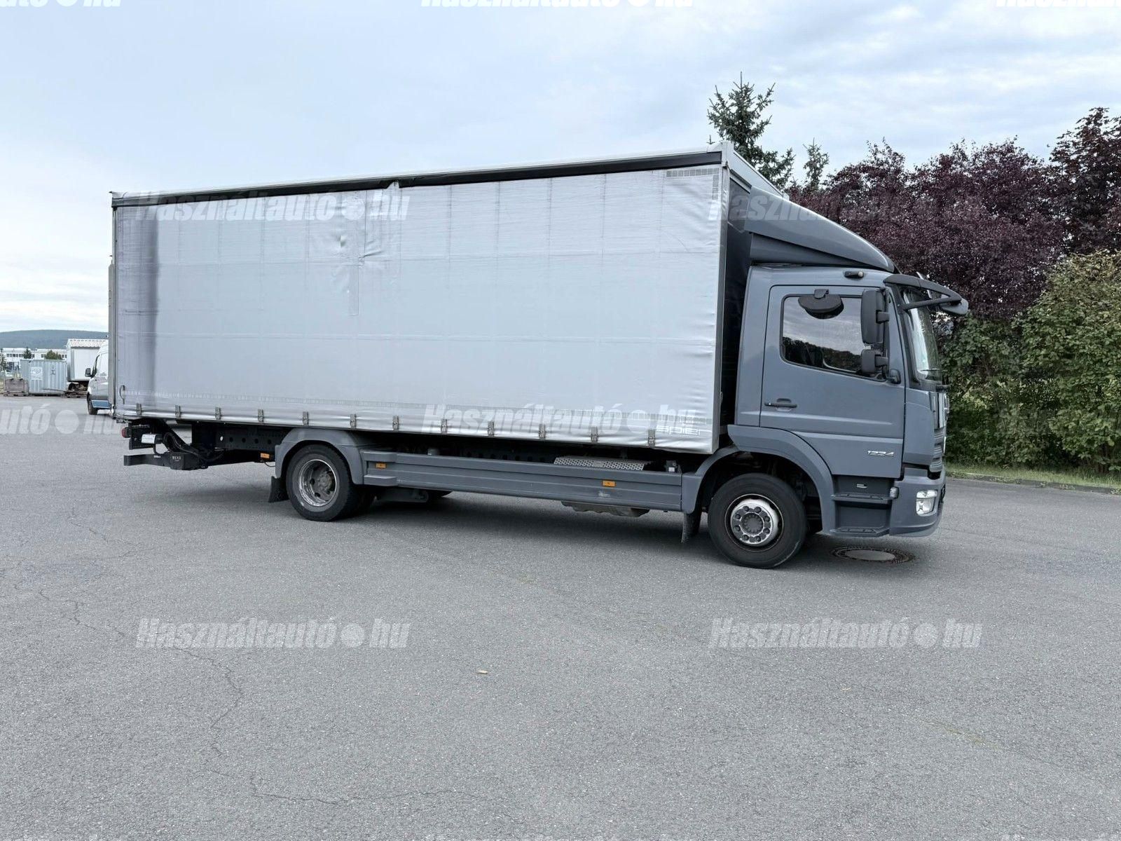 MERCEDES-BENZ 2018/8 - 1