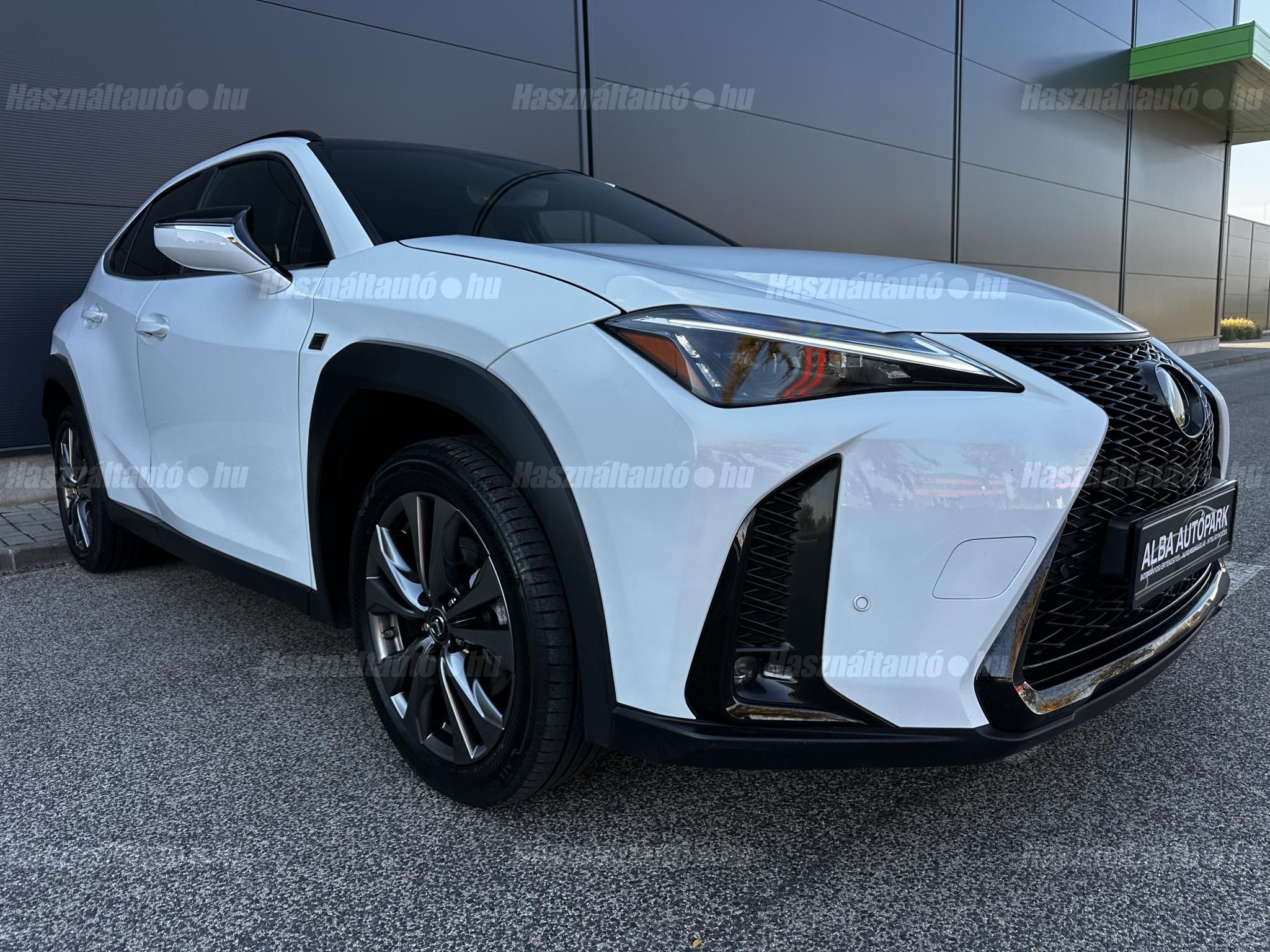 LEXUS UX 2023/5 - 1