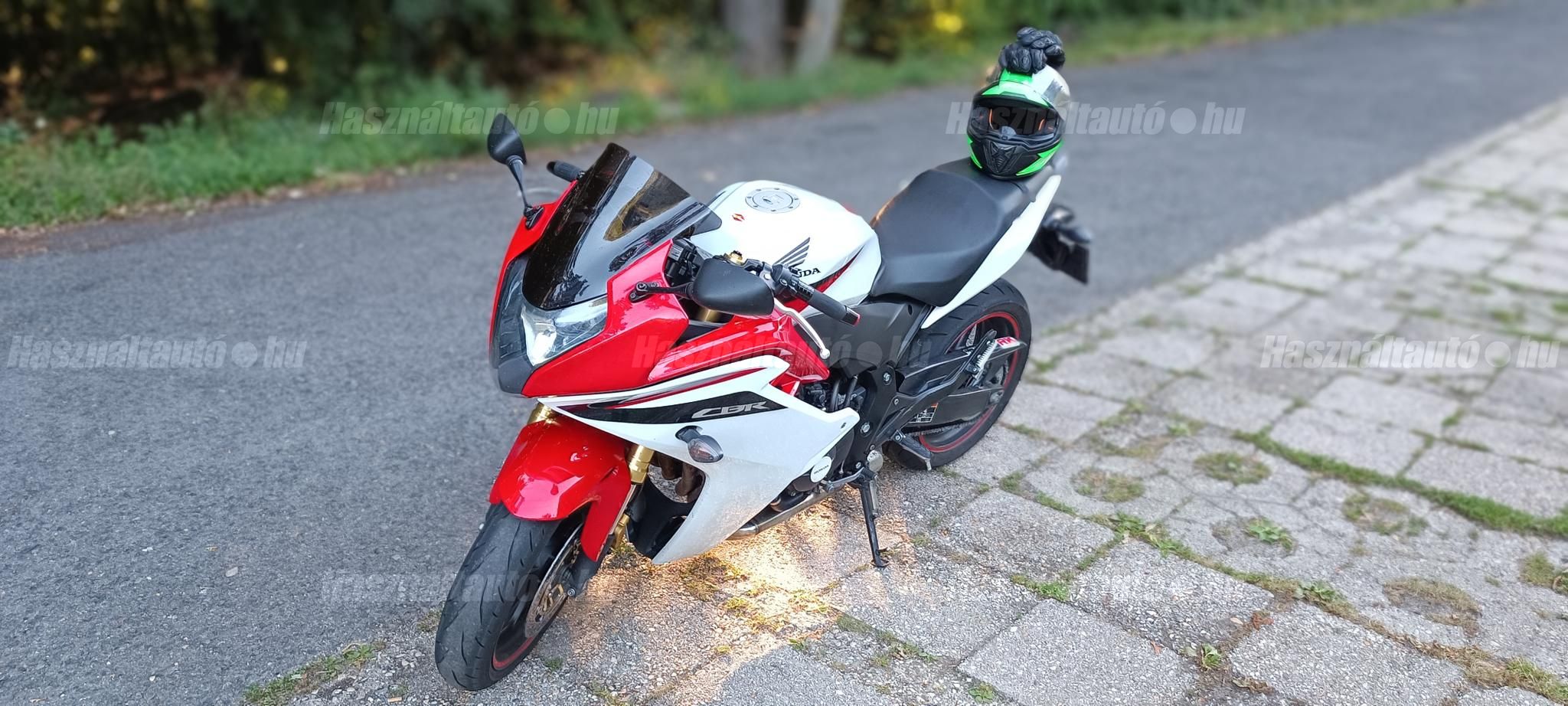 HONDA CBR 600 F 2013/4 - 1