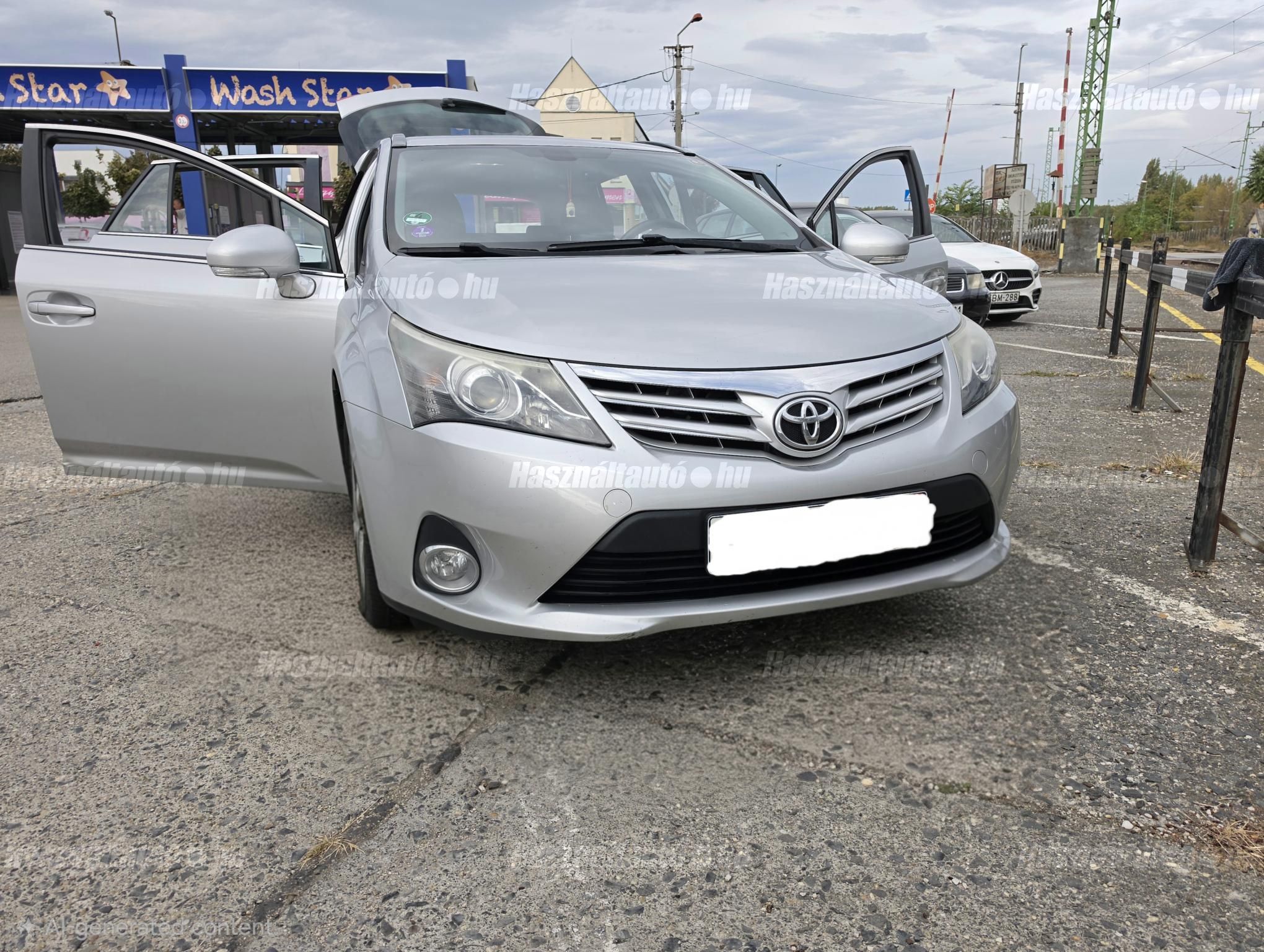 TOYOTA AVENSIS 2013/7 - 1