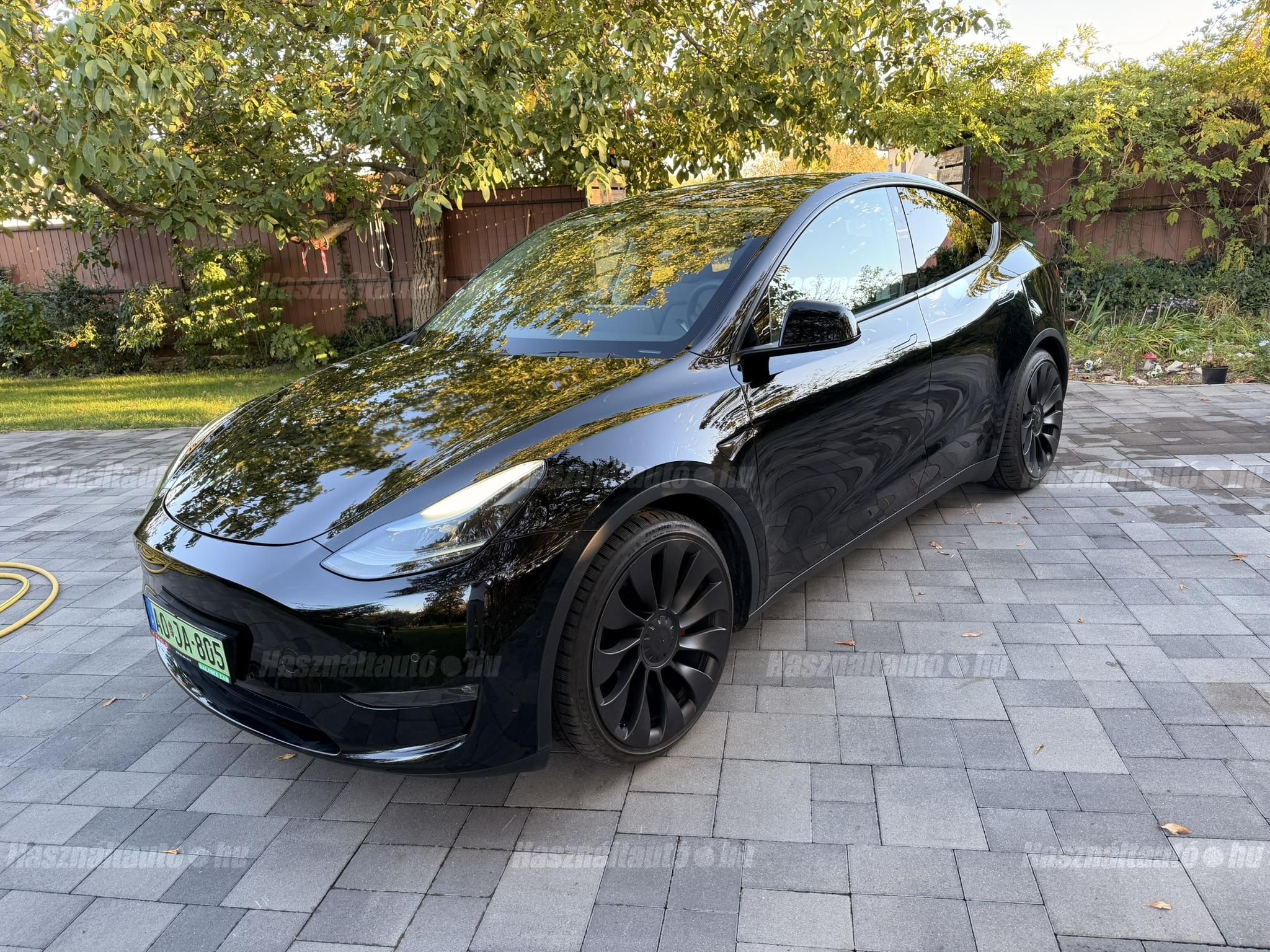 TESLA MODEL Y 2022/8 - 1