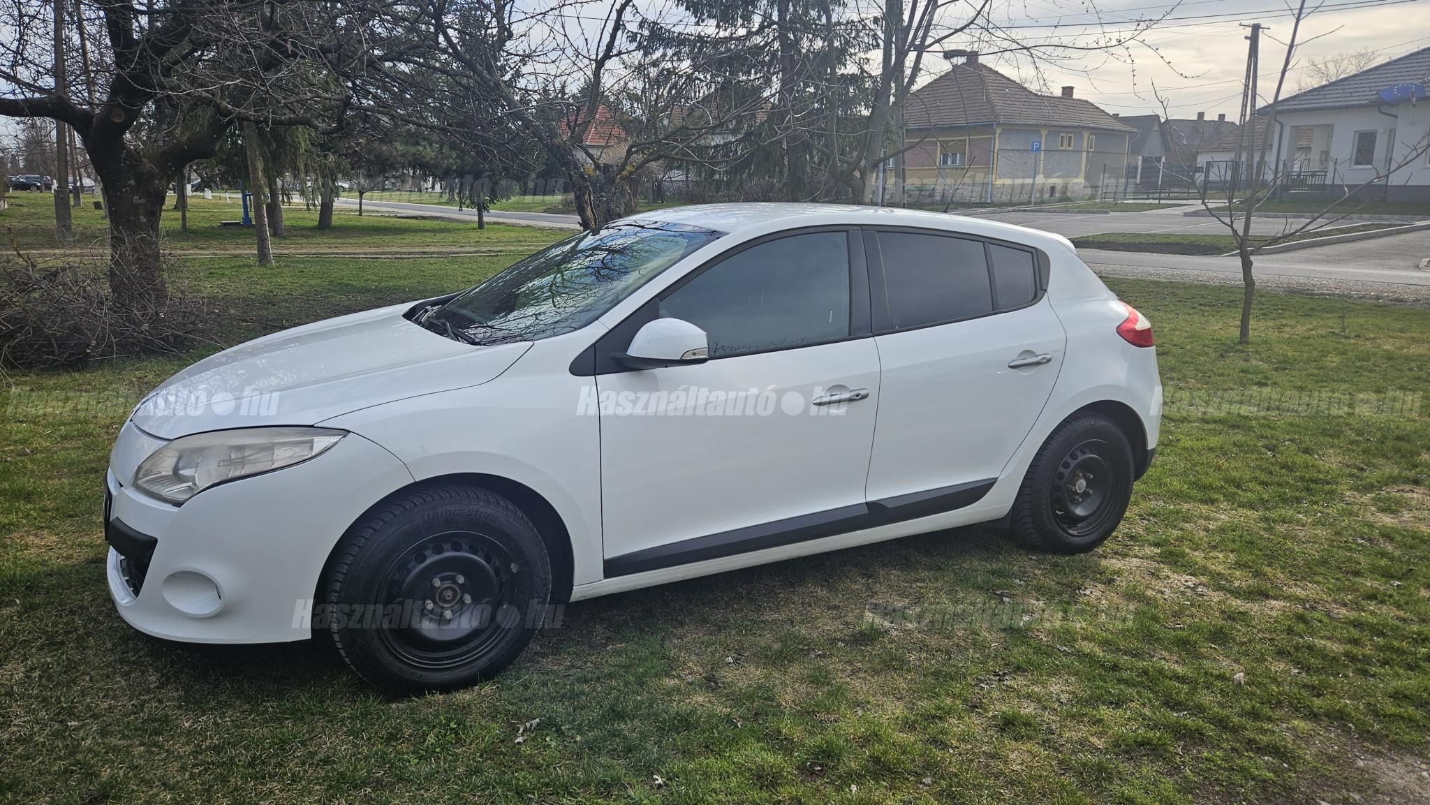 RENAULT MEGANE 2009/7 - 1