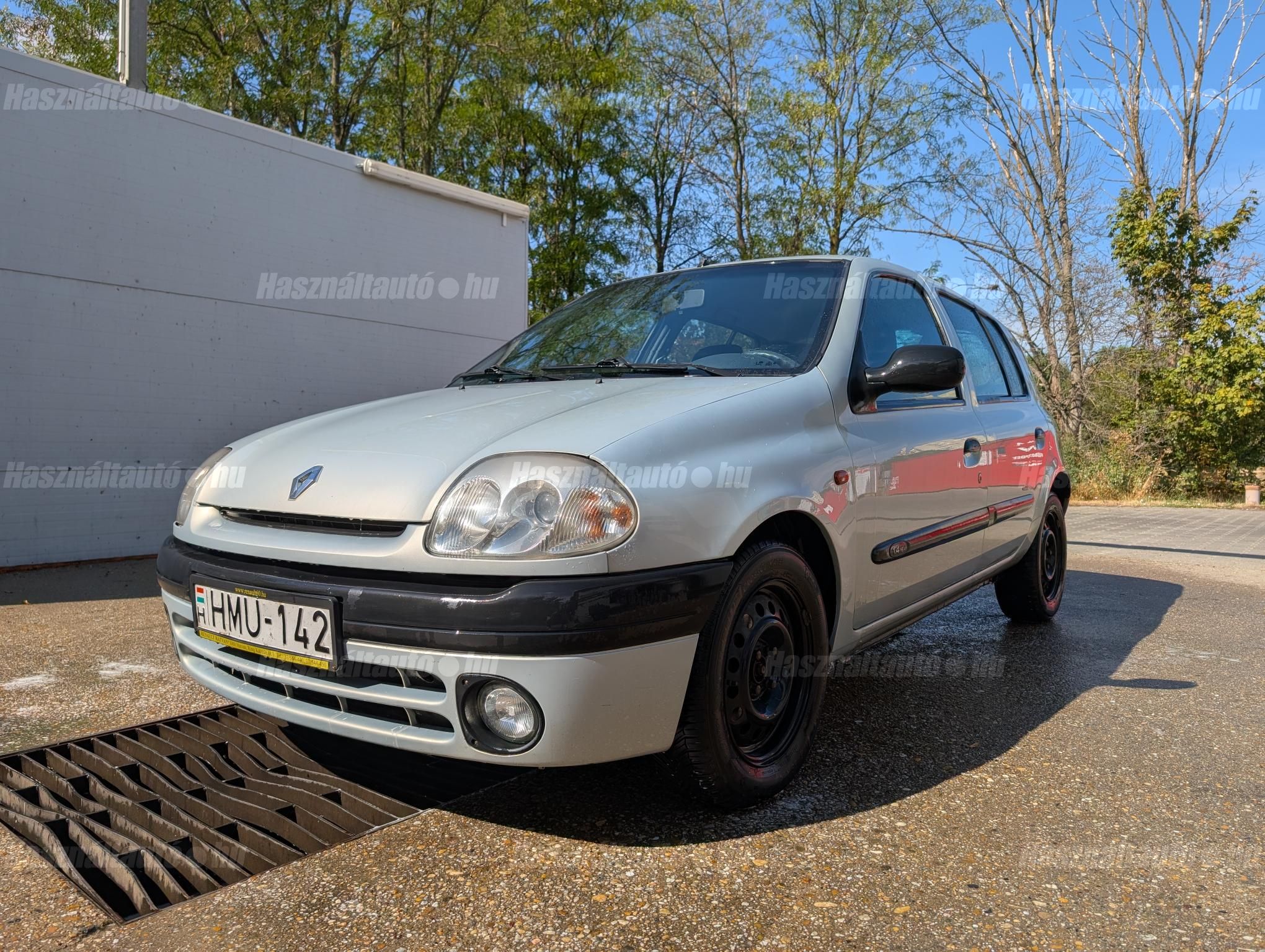 RENAULT CLIO 2001/2 - 1