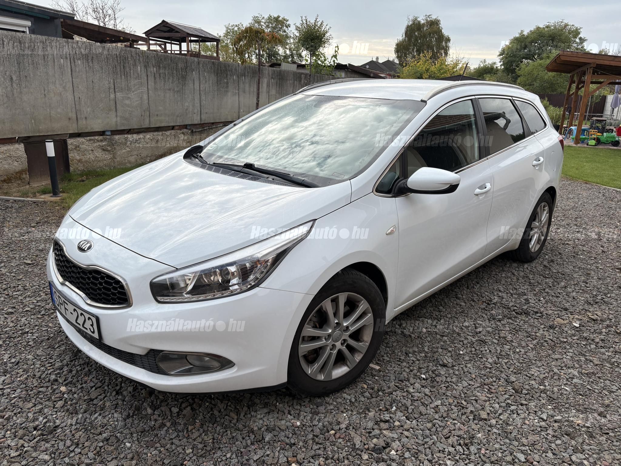 KIA CEE'D 2014/5 - 1