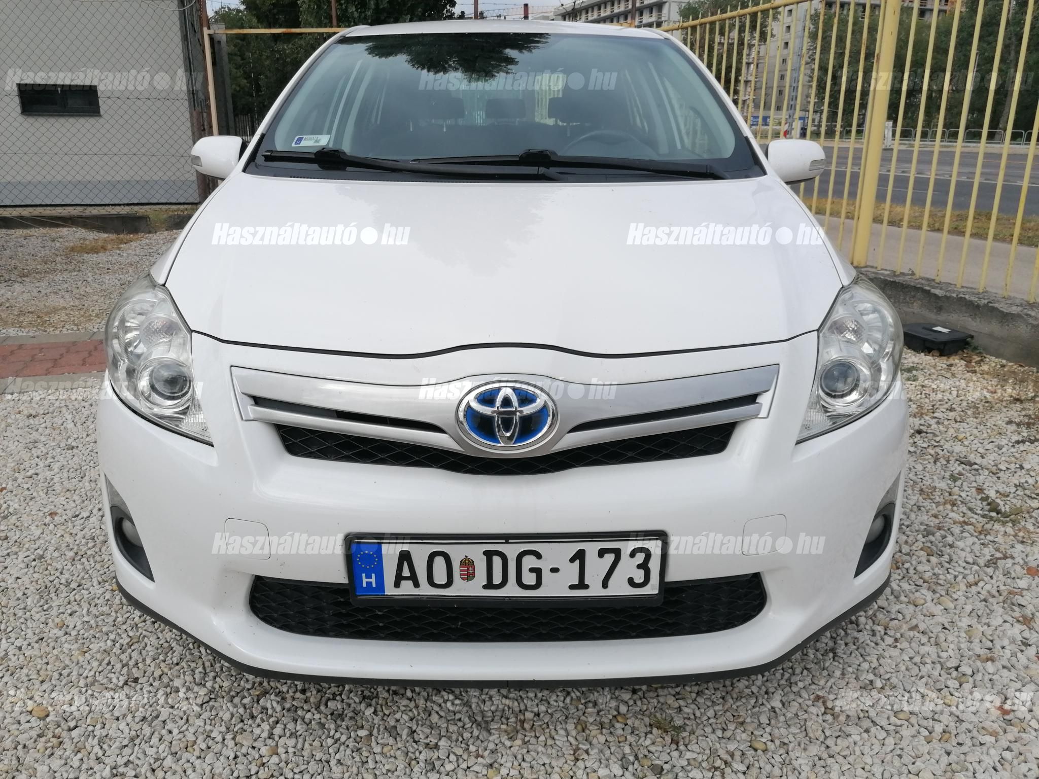 TOYOTA AURIS 2012/3 - 1