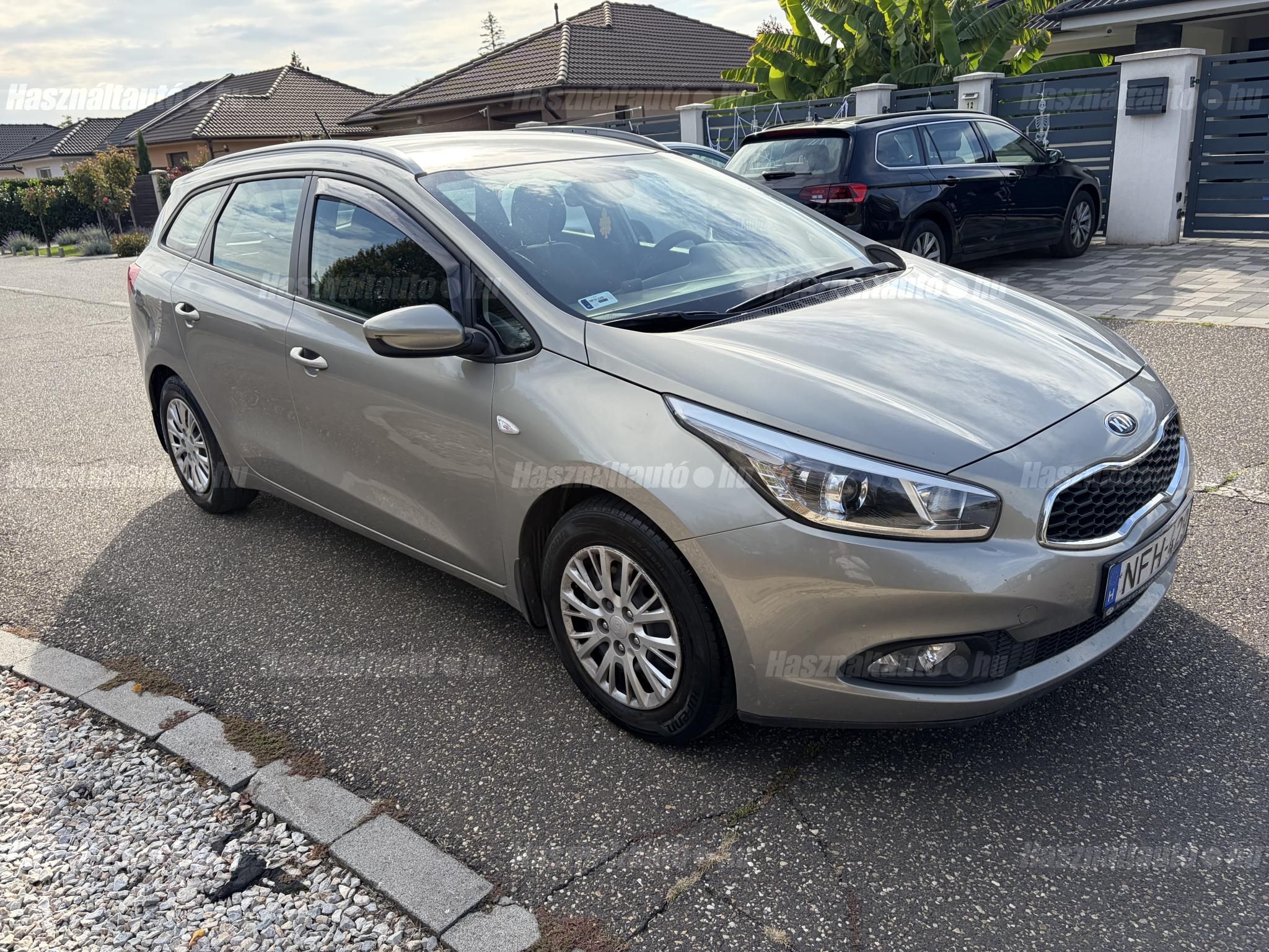 KIA CEE'D 2015/7 - 1