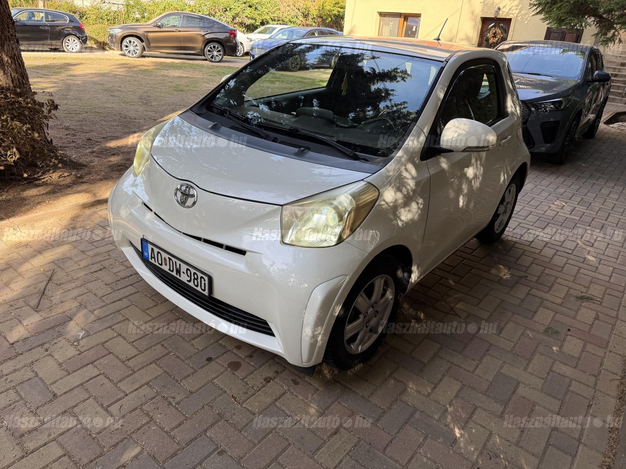 TOYOTA IQ 2009/11 - 1