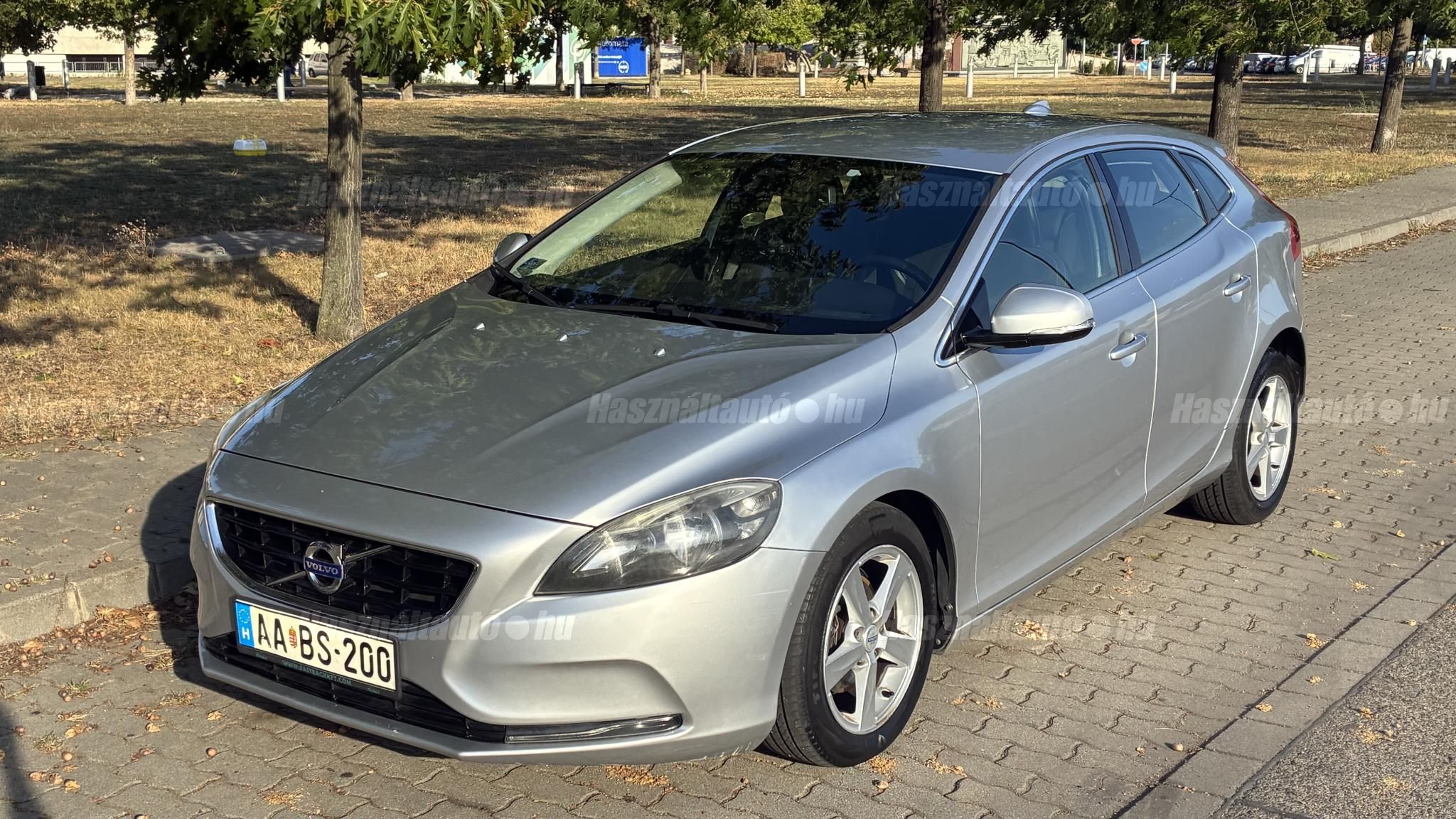 VOLVO V40 2014 - 1