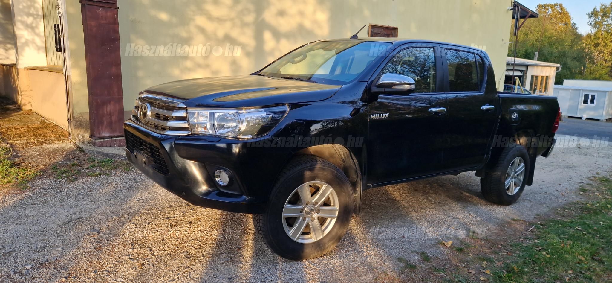 TOYOTA HILUX 2016/9 - 1