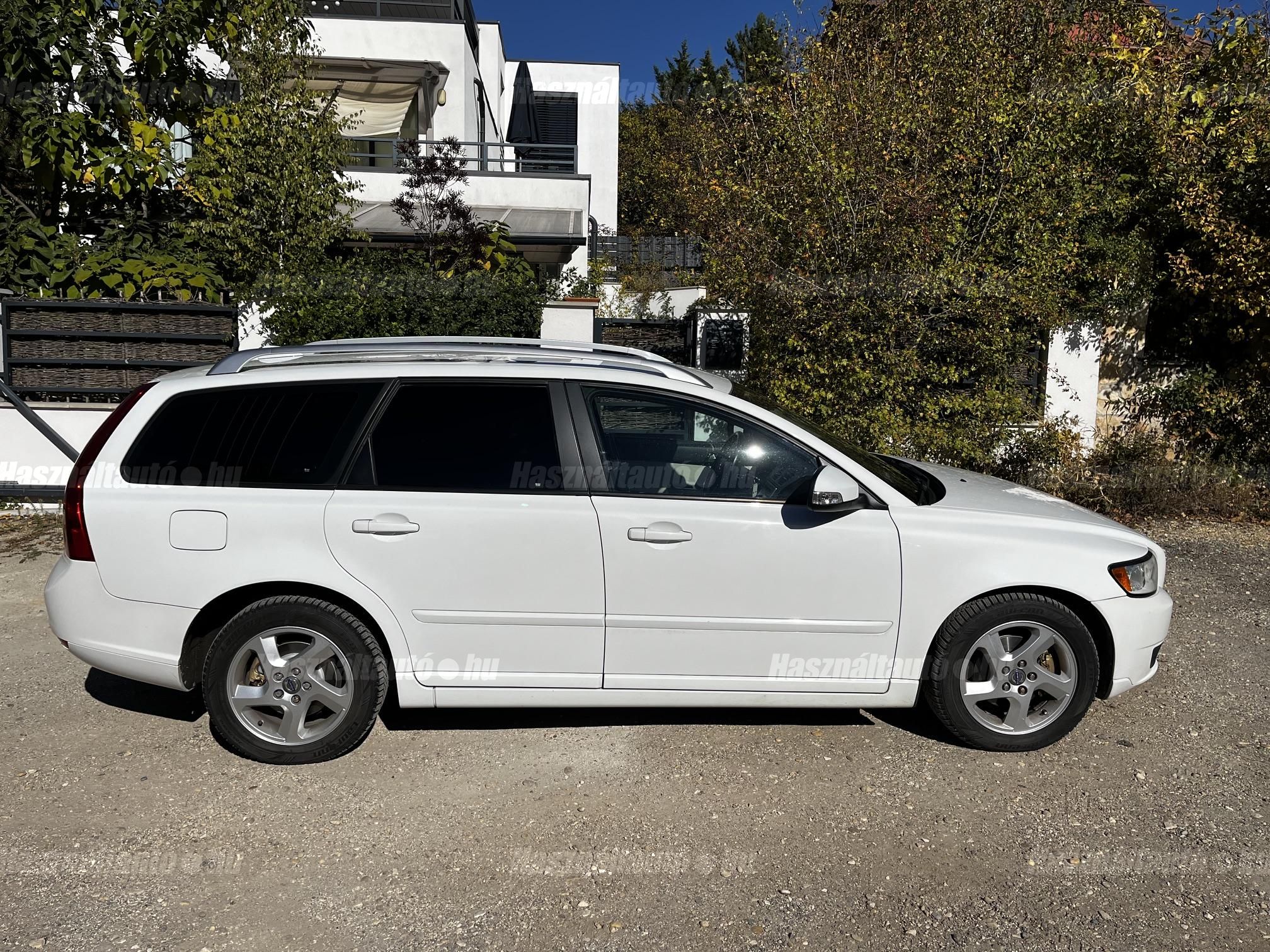 VOLVO V50 2011/12 - 1