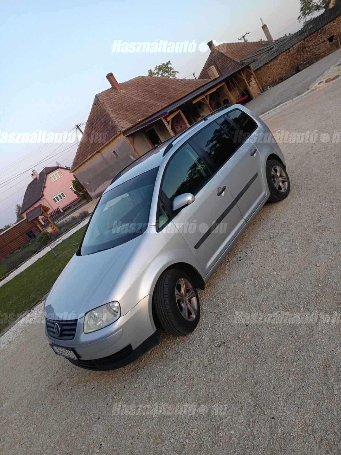 VOLKSWAGEN TOURAN 2004/8 - 1