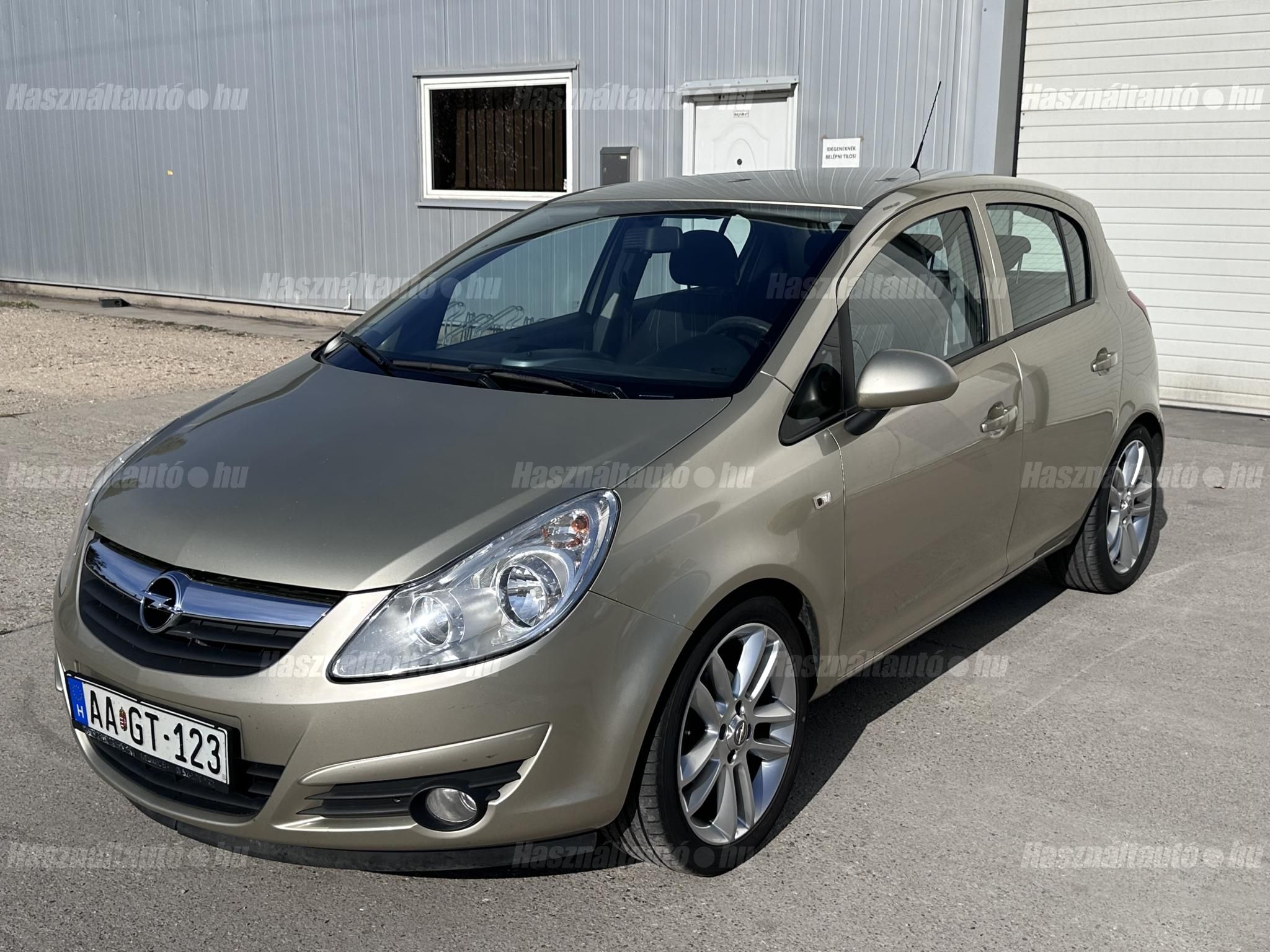 OPEL CORSA D 2009/6 - 1