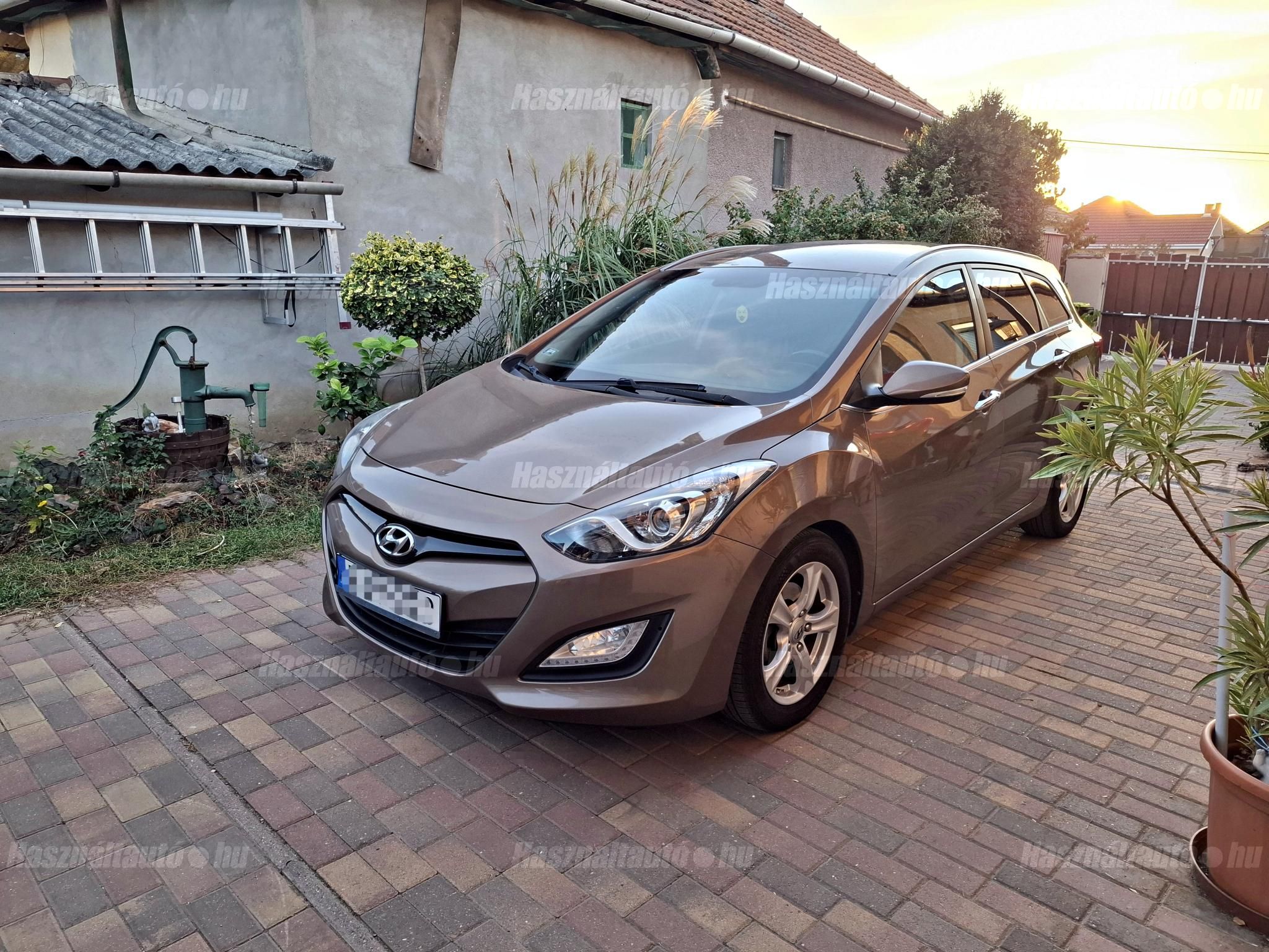 HYUNDAI I30 2013/3 - 1