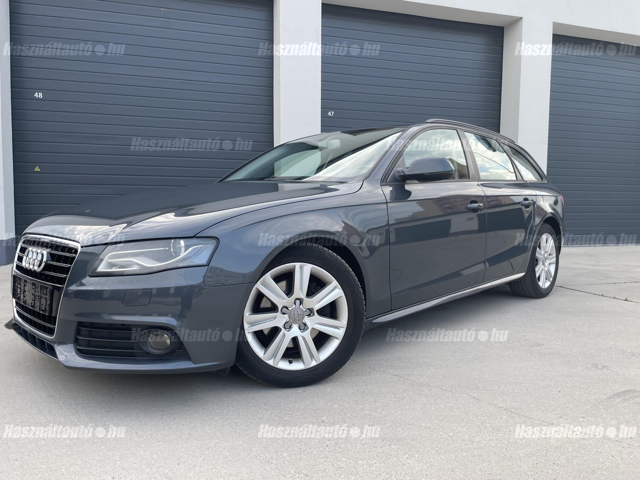 AUDI A4 2010/5 - 1
