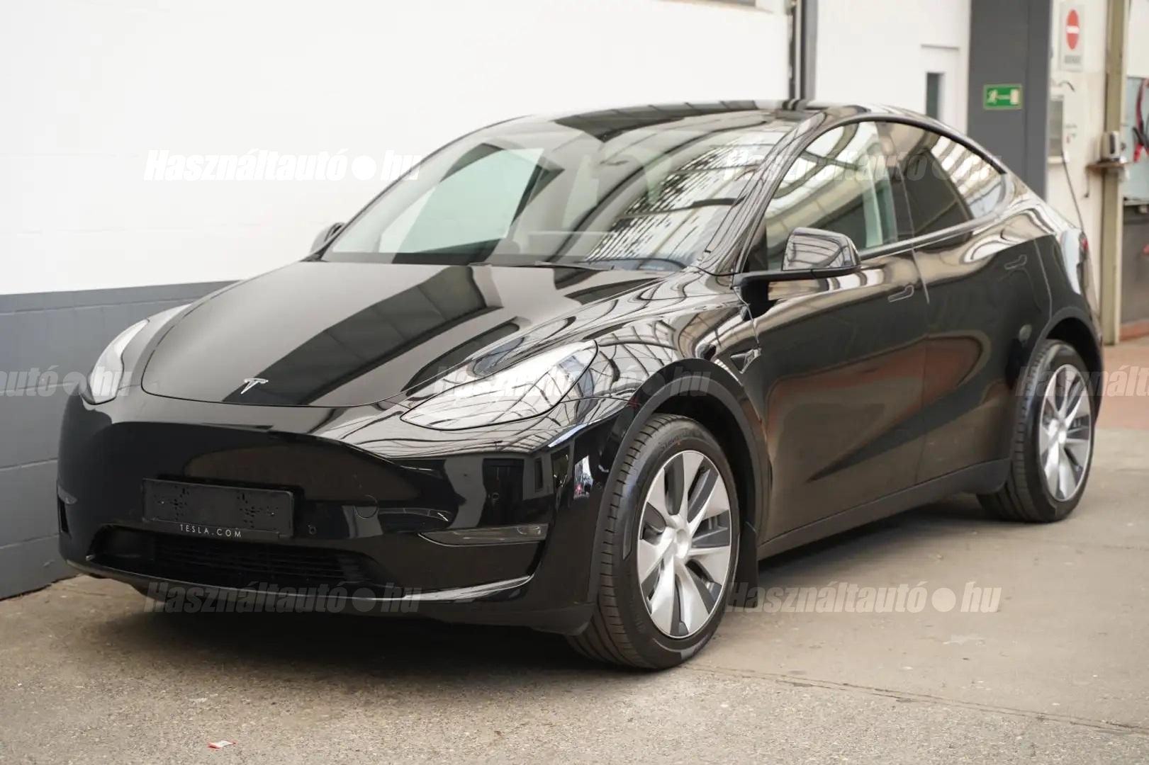 TESLA MODEL Y 2023/7 - 1