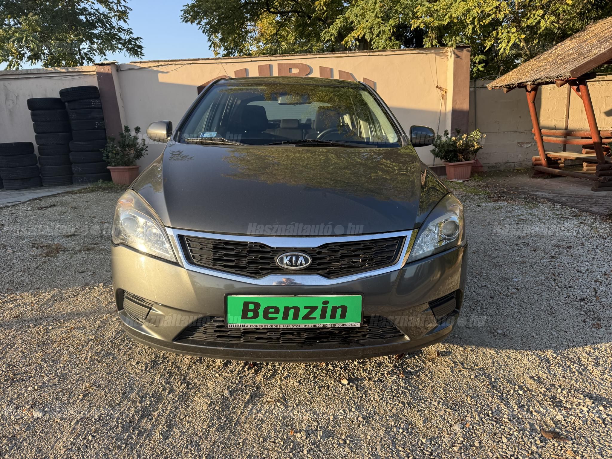 KIA CEE'D 2012/4 - 1