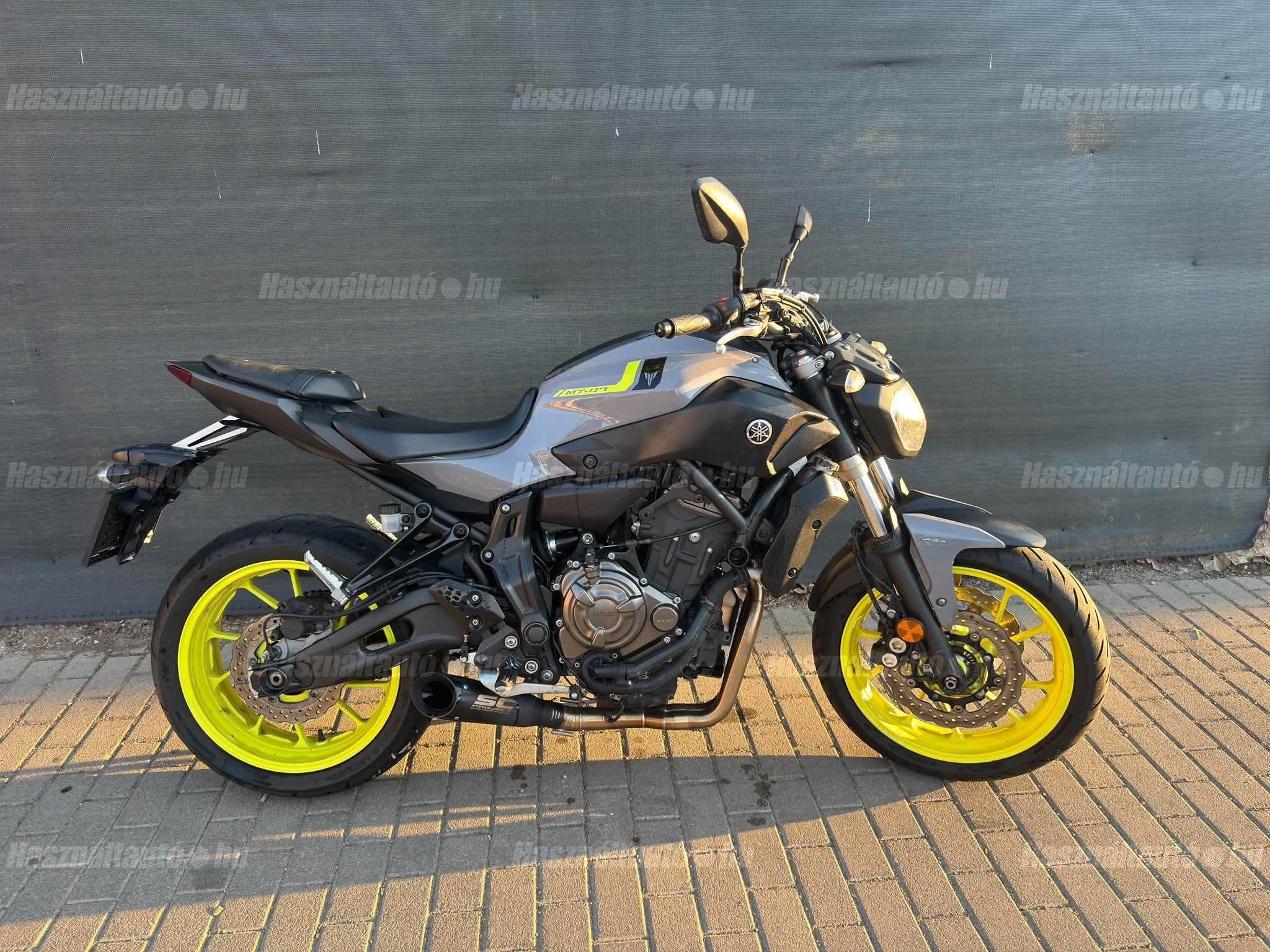 YAMAHA MT-07 2017/9 - 1