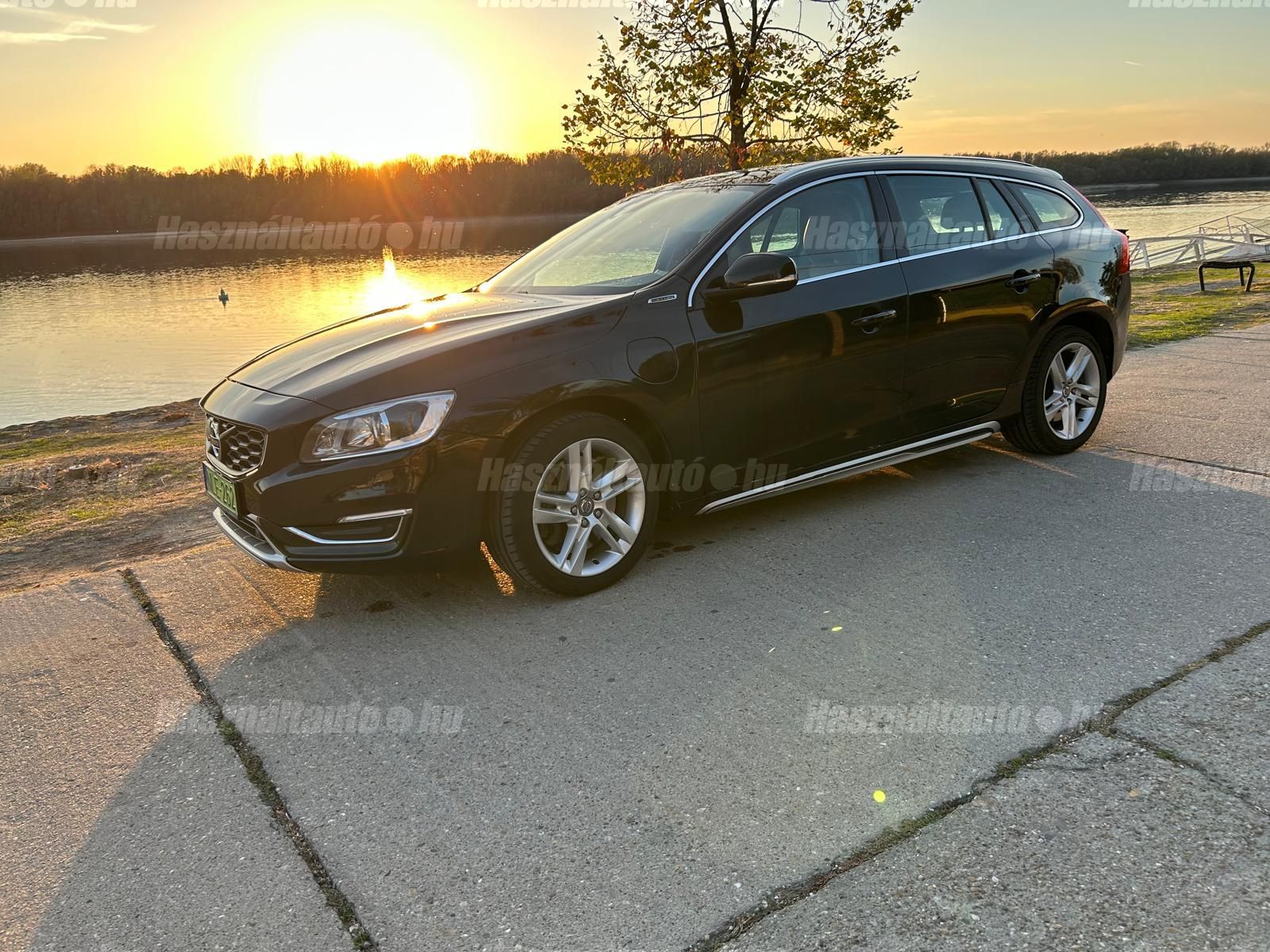 VOLVO V60 2014/6 - 1