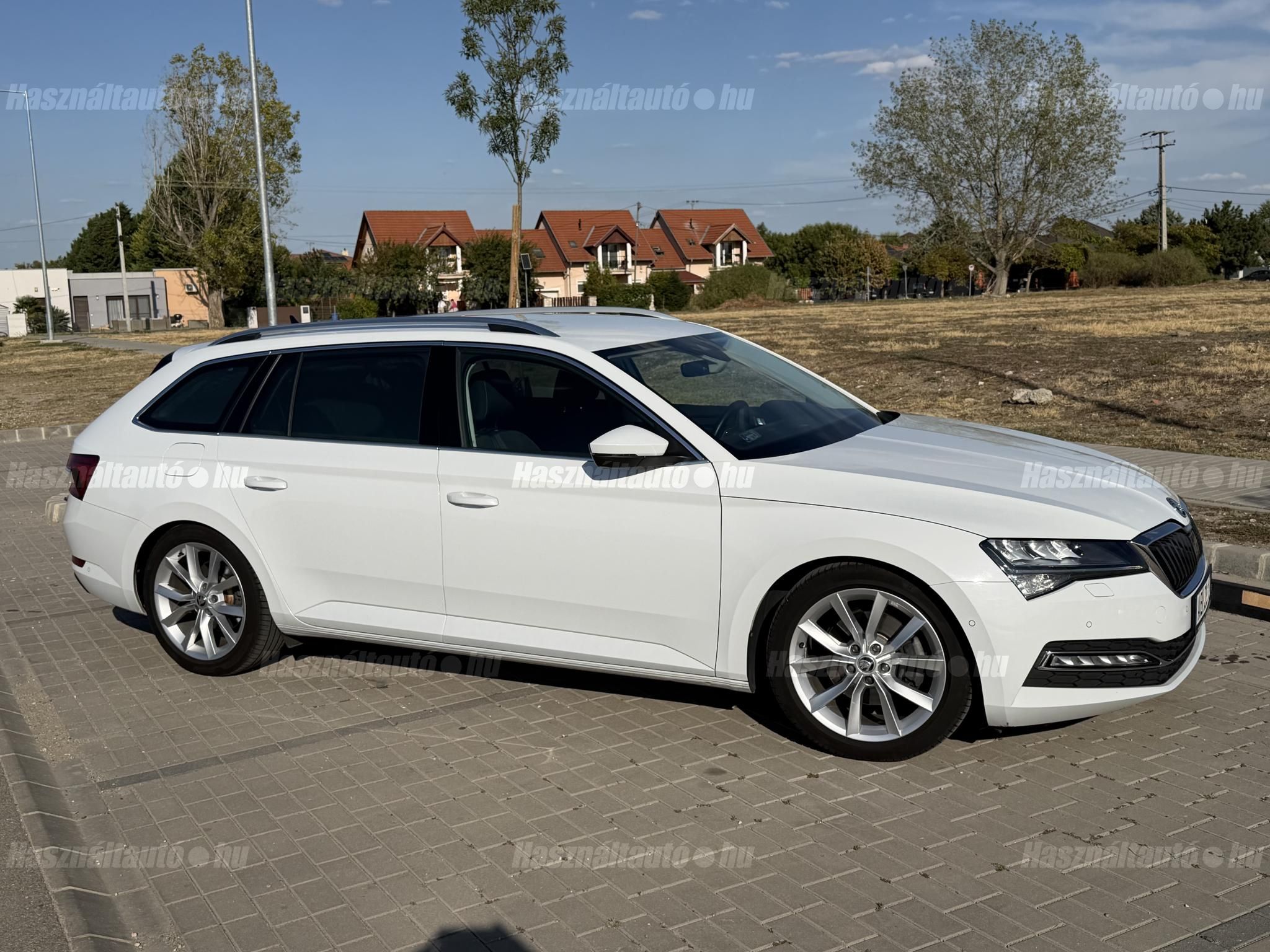 SKODA SUPERB 2023/12 - 1