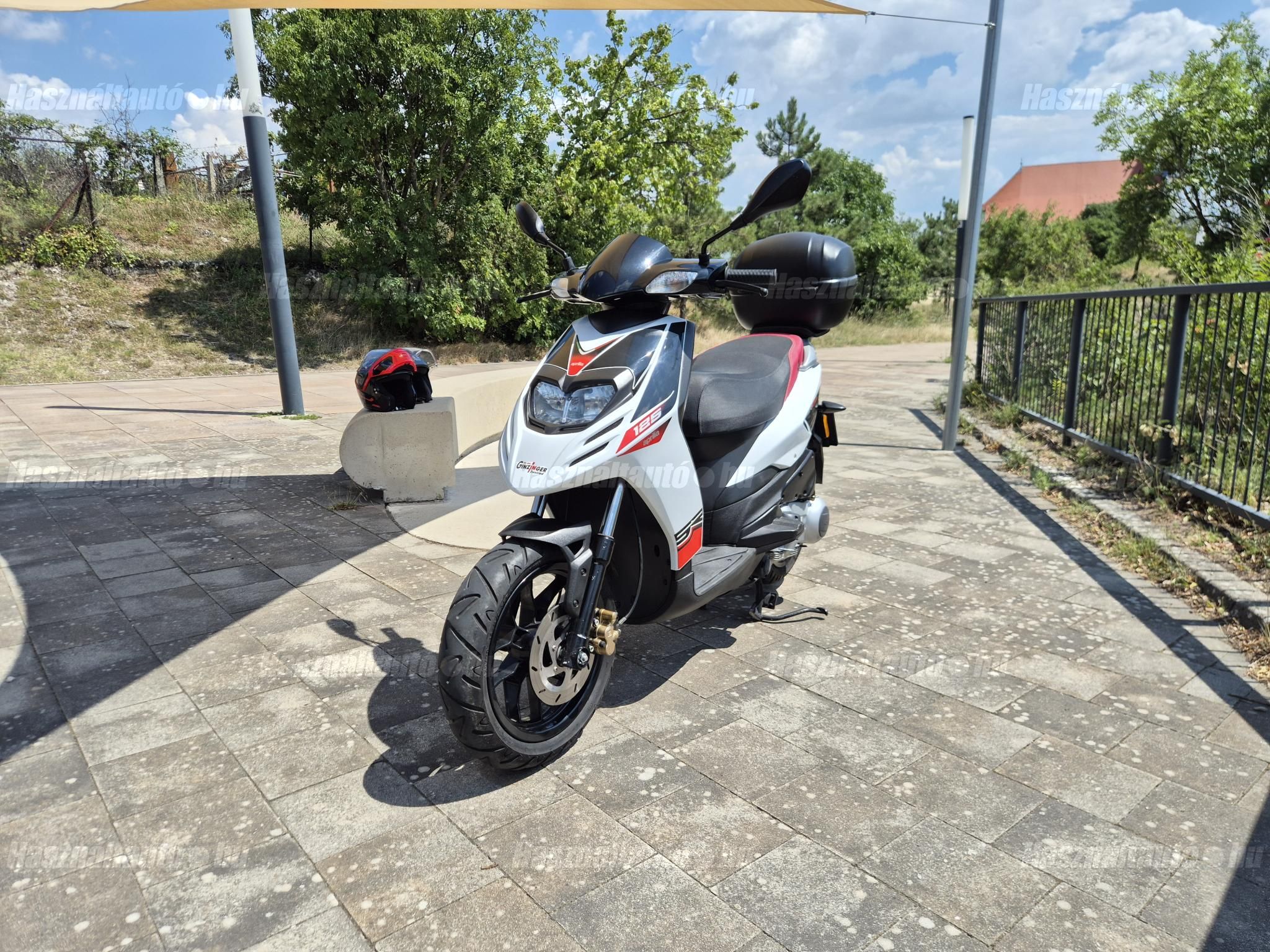 APRILIA SR 125 2015/6 - 1