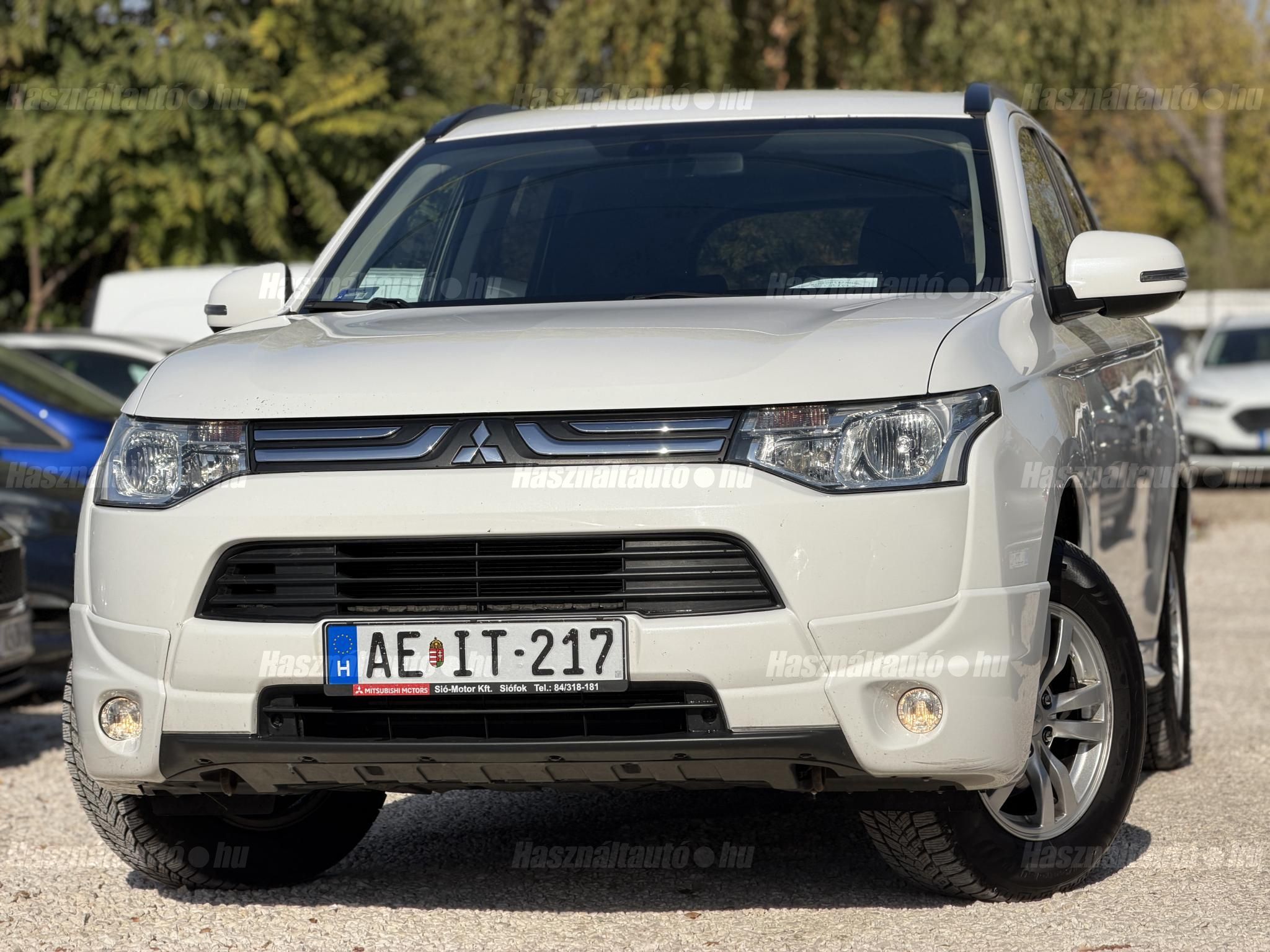 MITSUBISHI OUTLANDER 2013/6 - 1