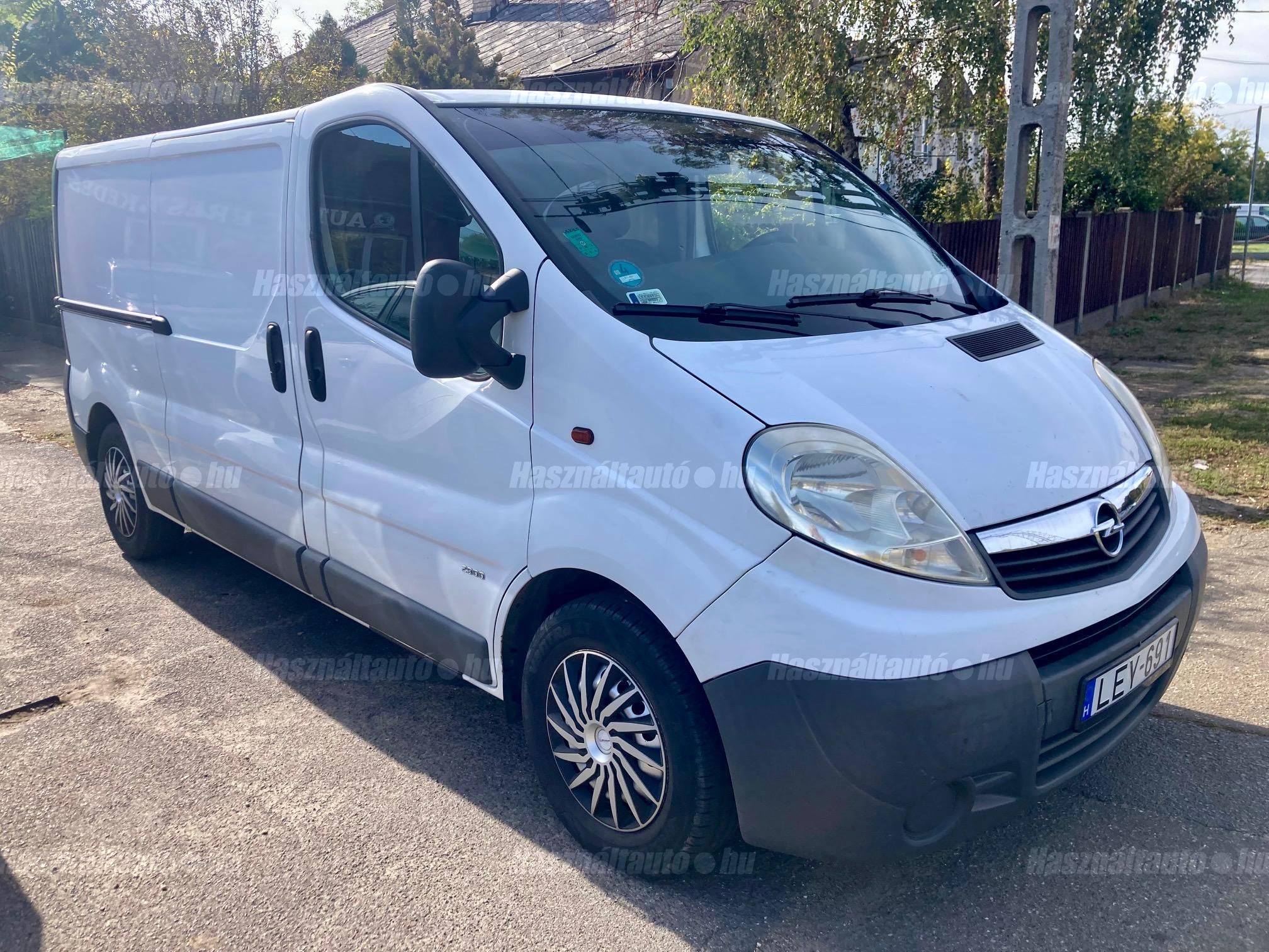 OPEL VIVARO 2008/6 - 1