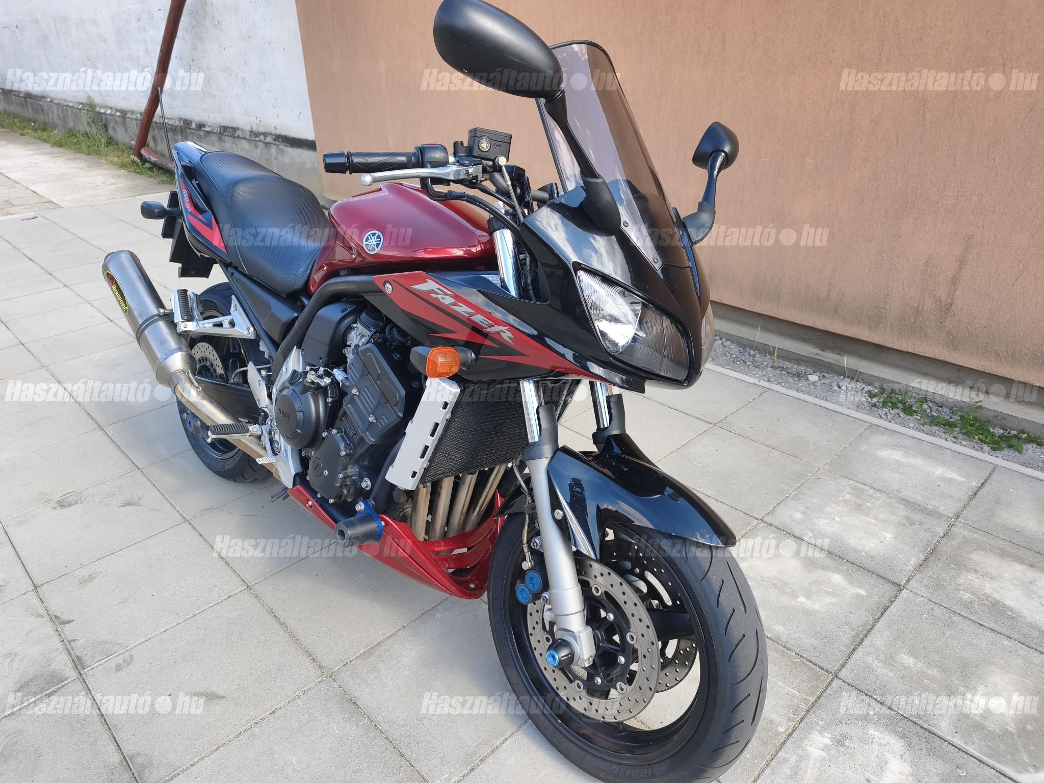 YAMAHA FZS 1000 (FAZER) 2005/11 - 1