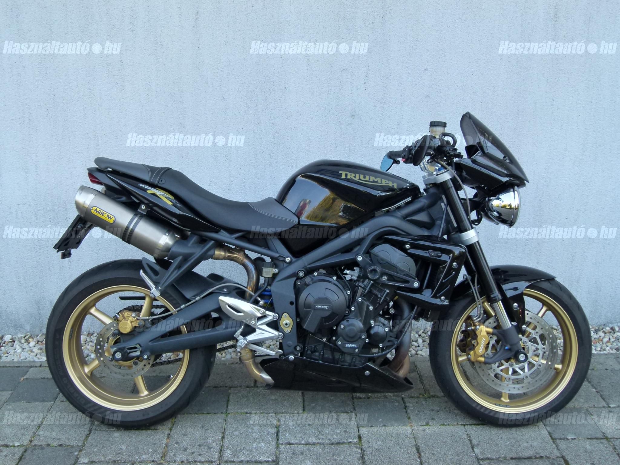 TRIUMPH STREET TRIPLE 675 R 2011/2 - 1