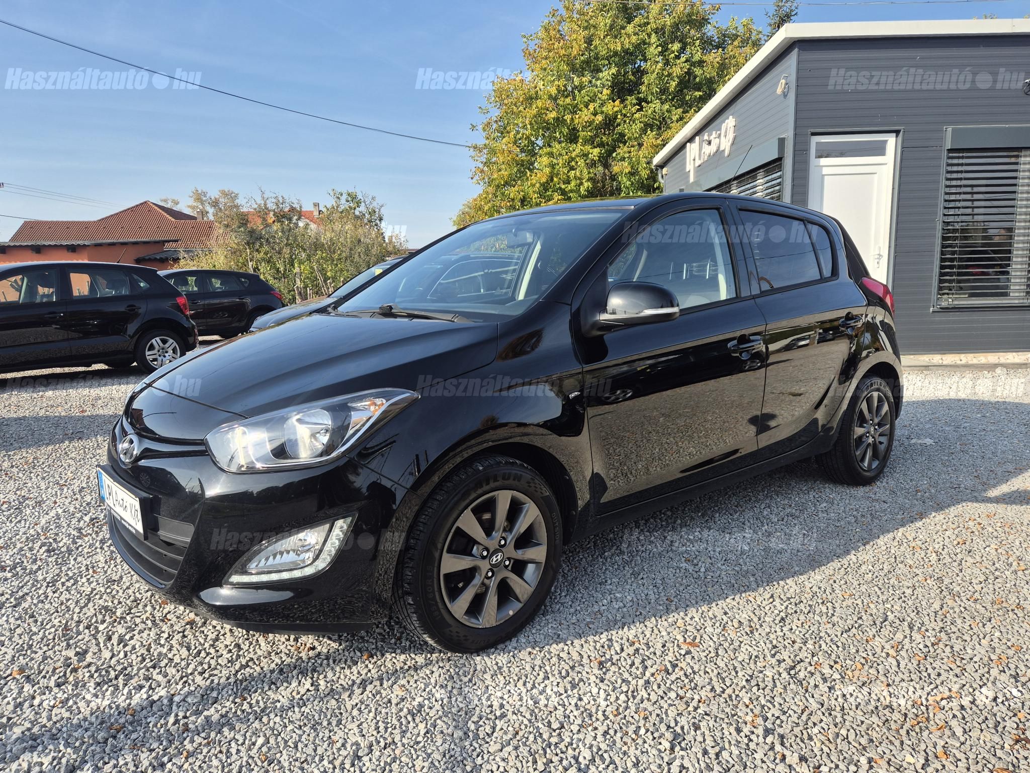 HYUNDAI I20 2013/12 - 1