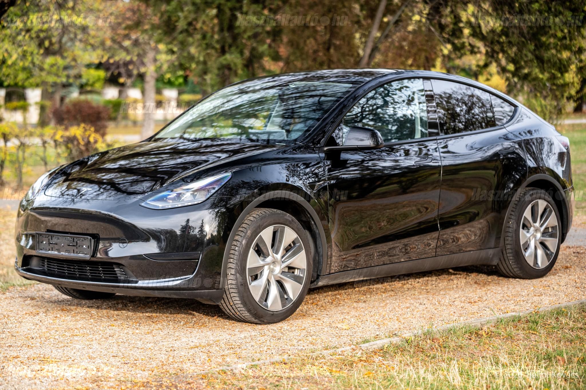 TESLA MODEL Y 2023/6 - 1