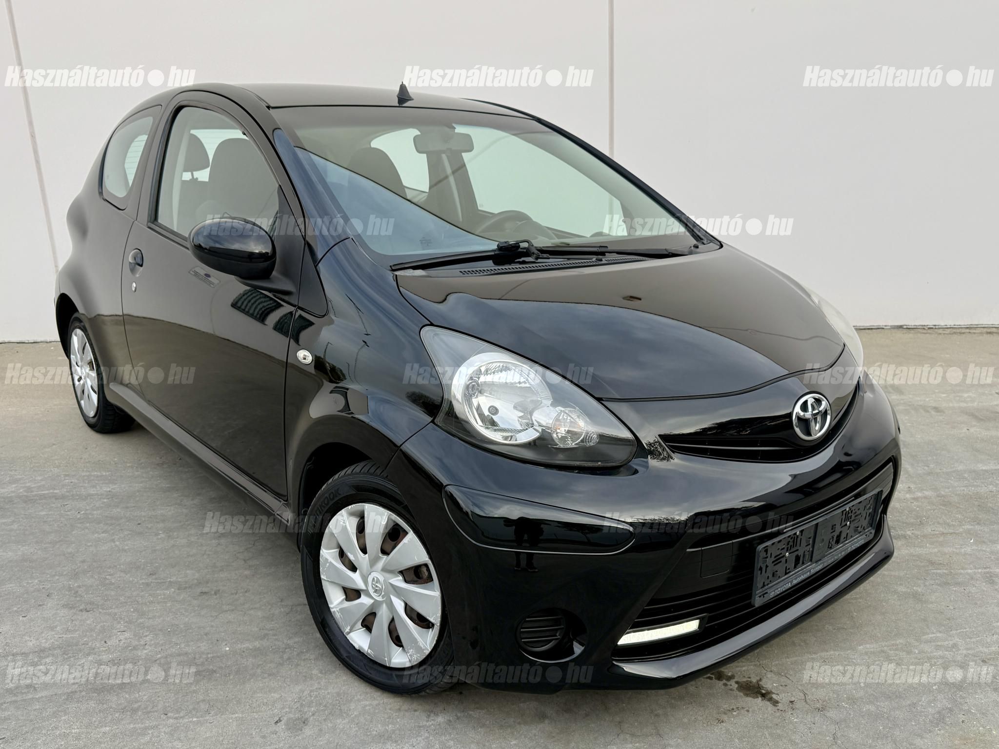TOYOTA AYGO 2012/8 - 1