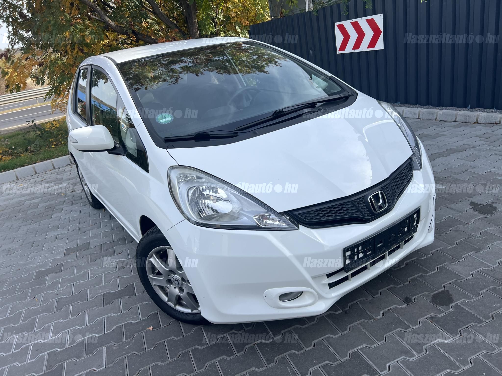 HONDA JAZZ 2011 - 1