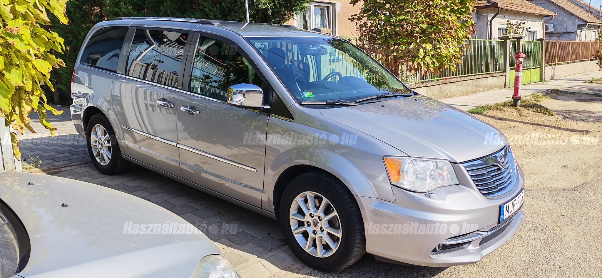 CHRYSLER VOYAGER 2013/7 - 1
