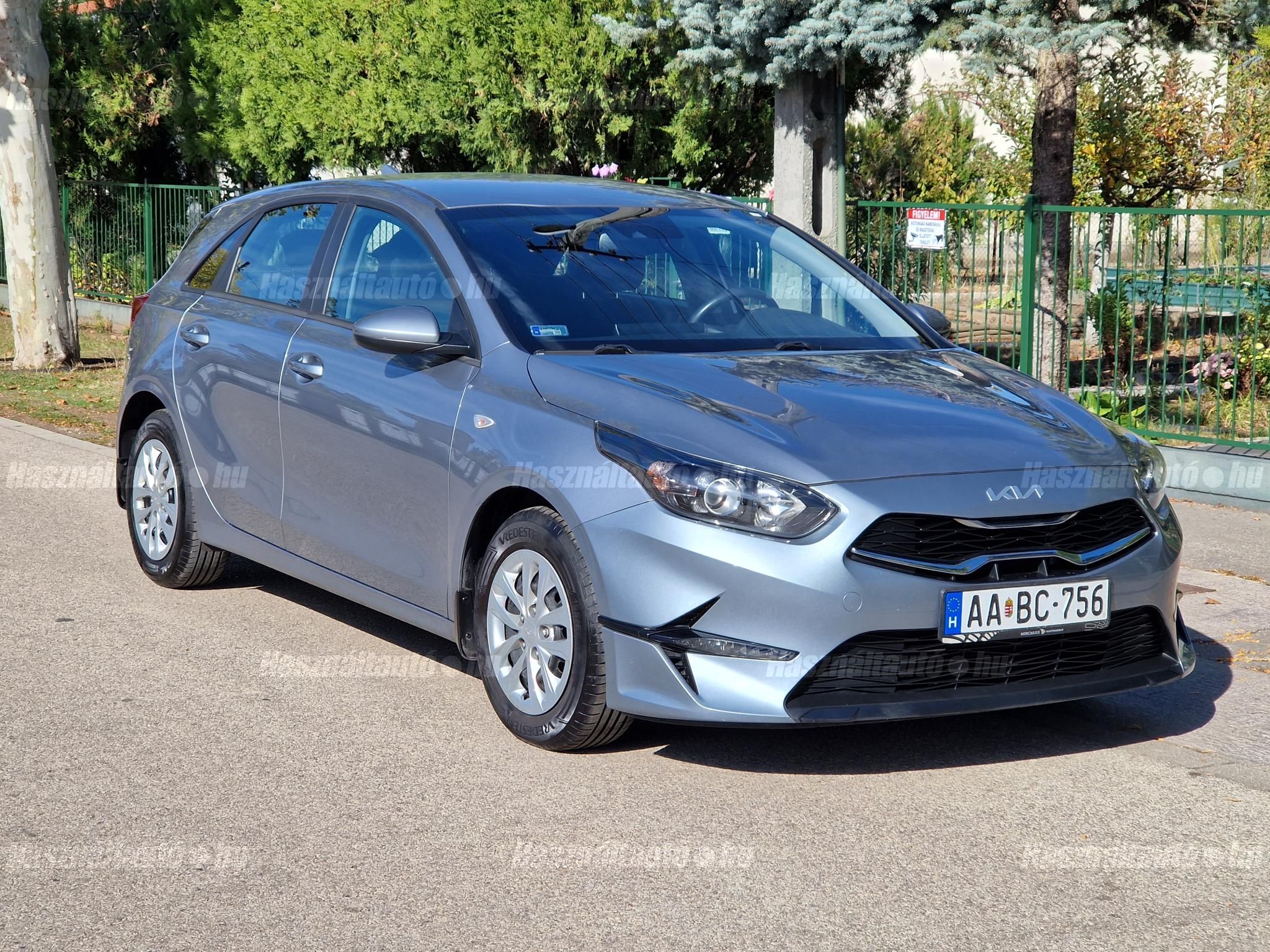 KIA CEE'D 2022/7 - 1