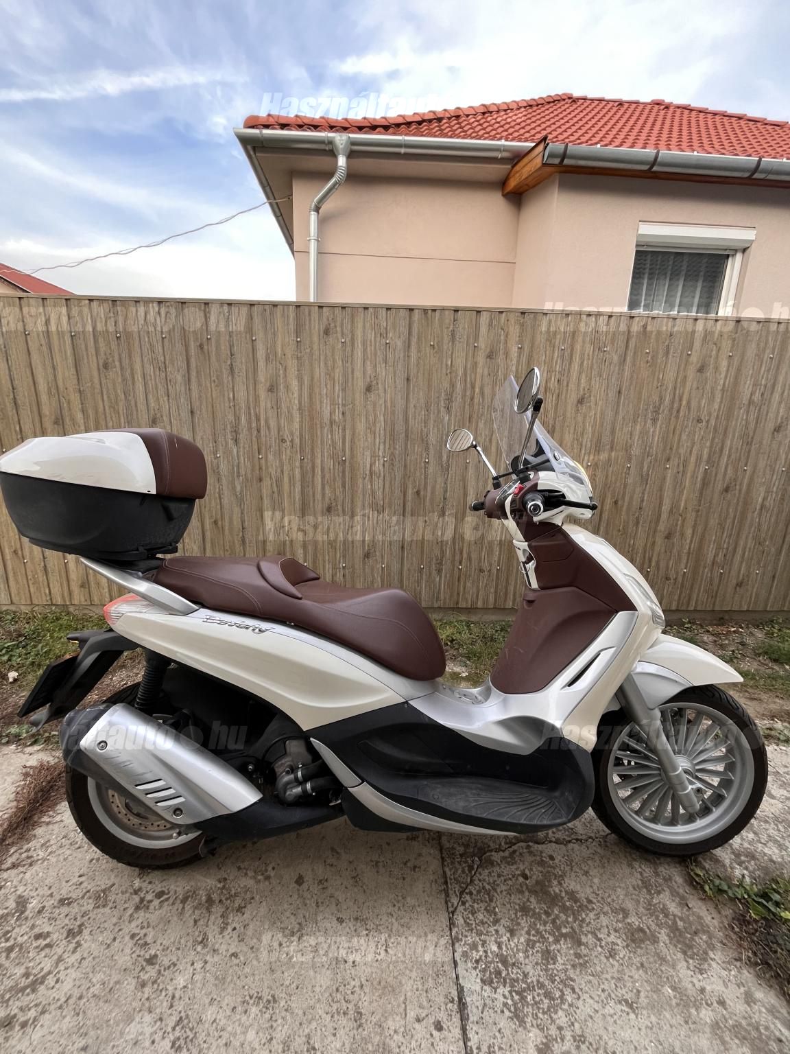 PIAGGIO BEVERLY 300 2011/9 - 1
