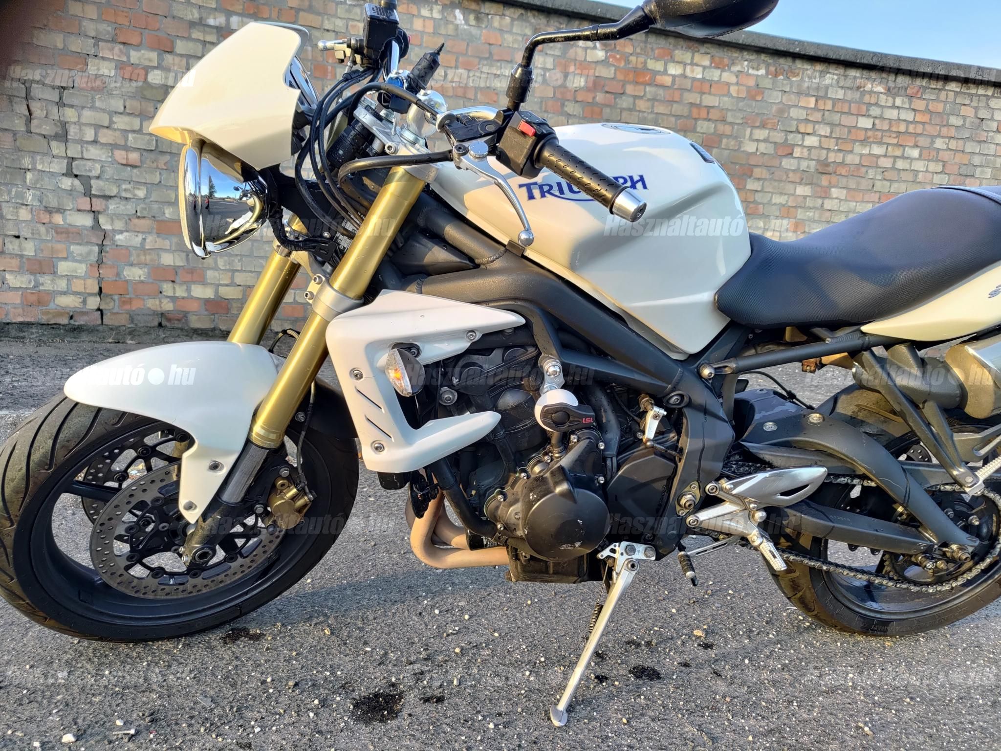 TRIUMPH STREET TRIPLE 675 2009/6 - 1