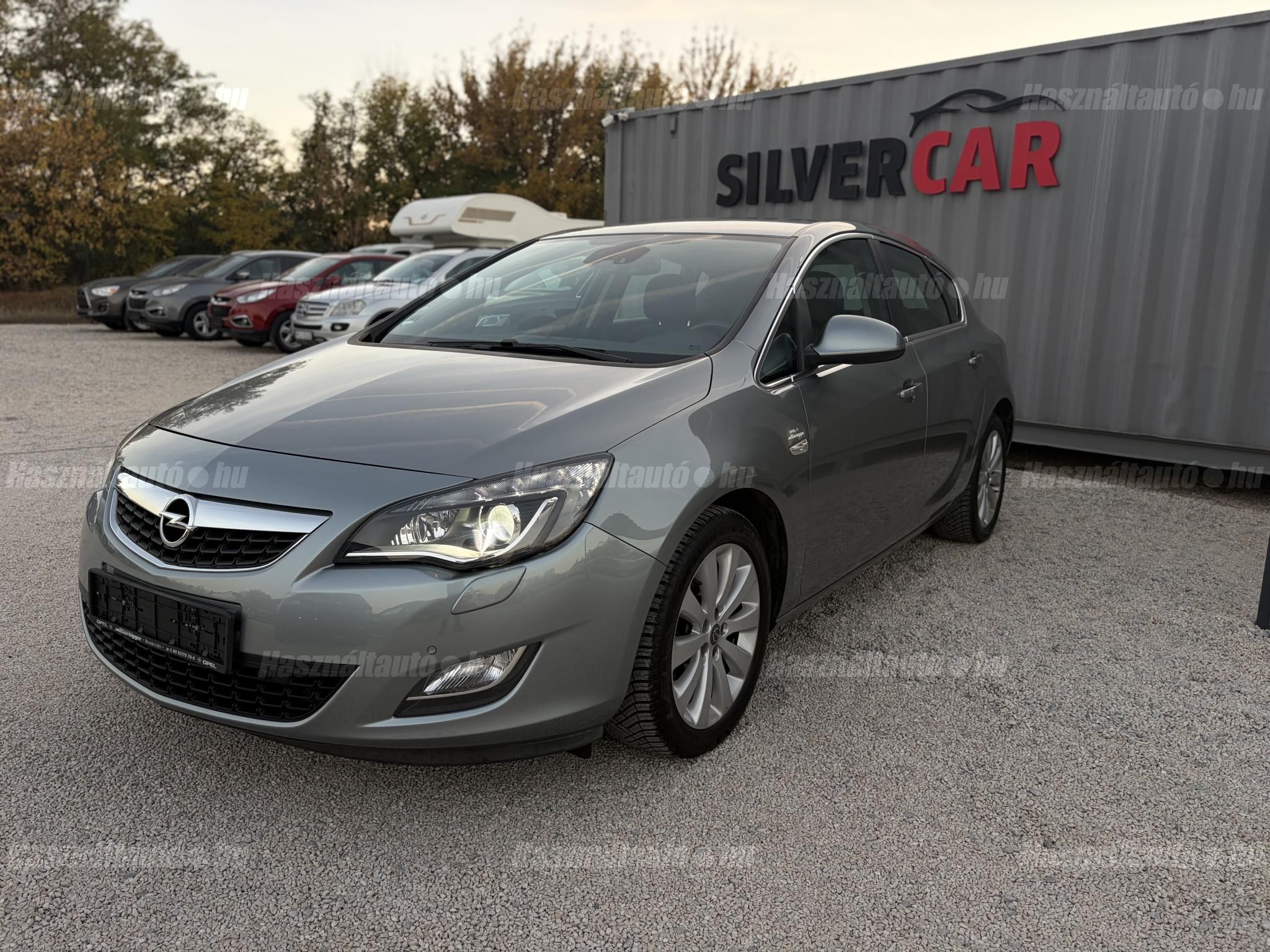 OPEL ASTRA J 2010/6 - 1
