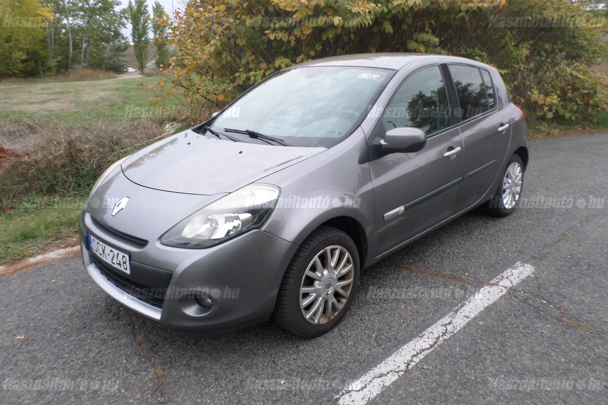 RENAULT CLIO 2010/9 - 1