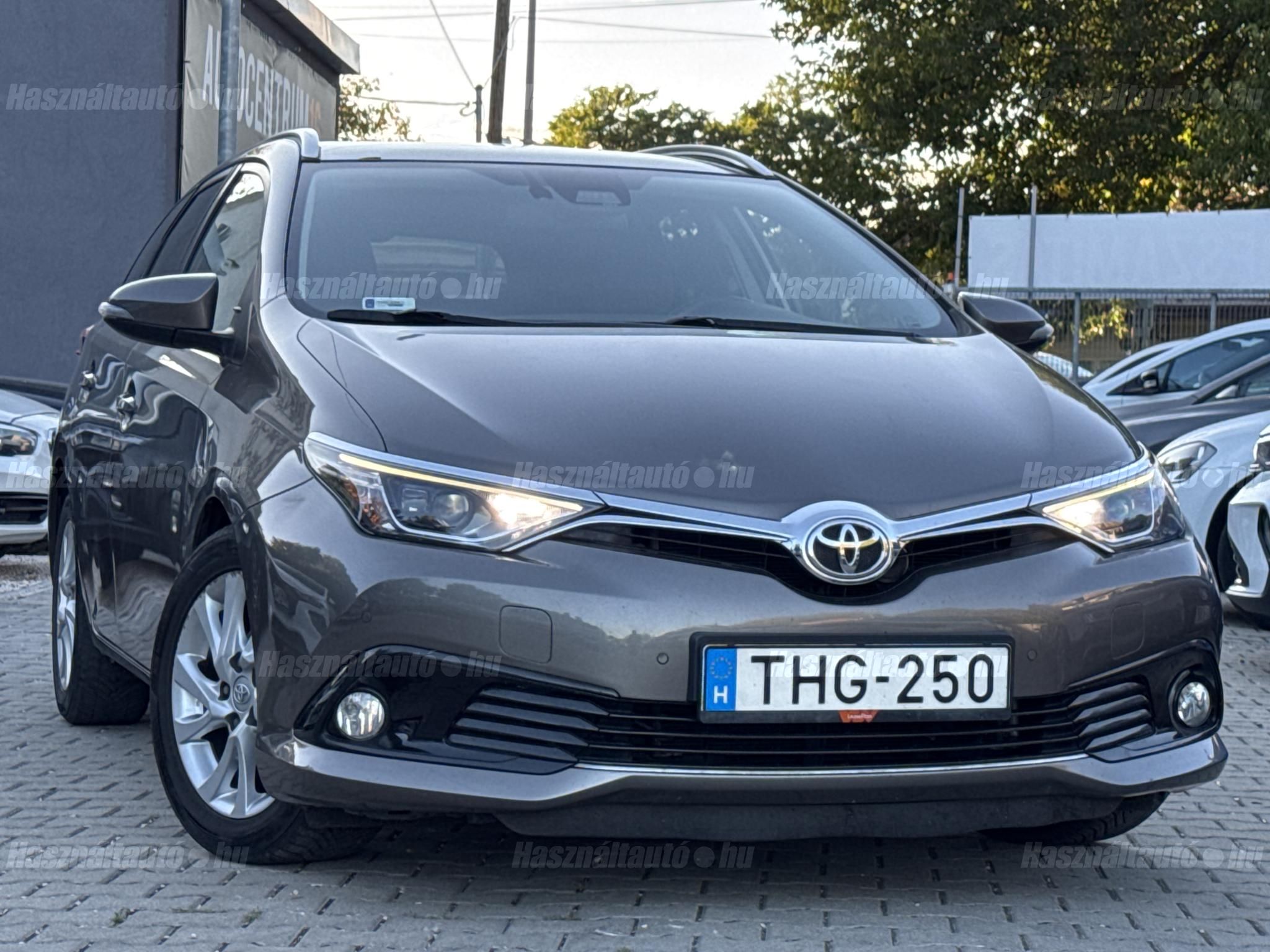 TOYOTA AURIS 2017/9 - 1