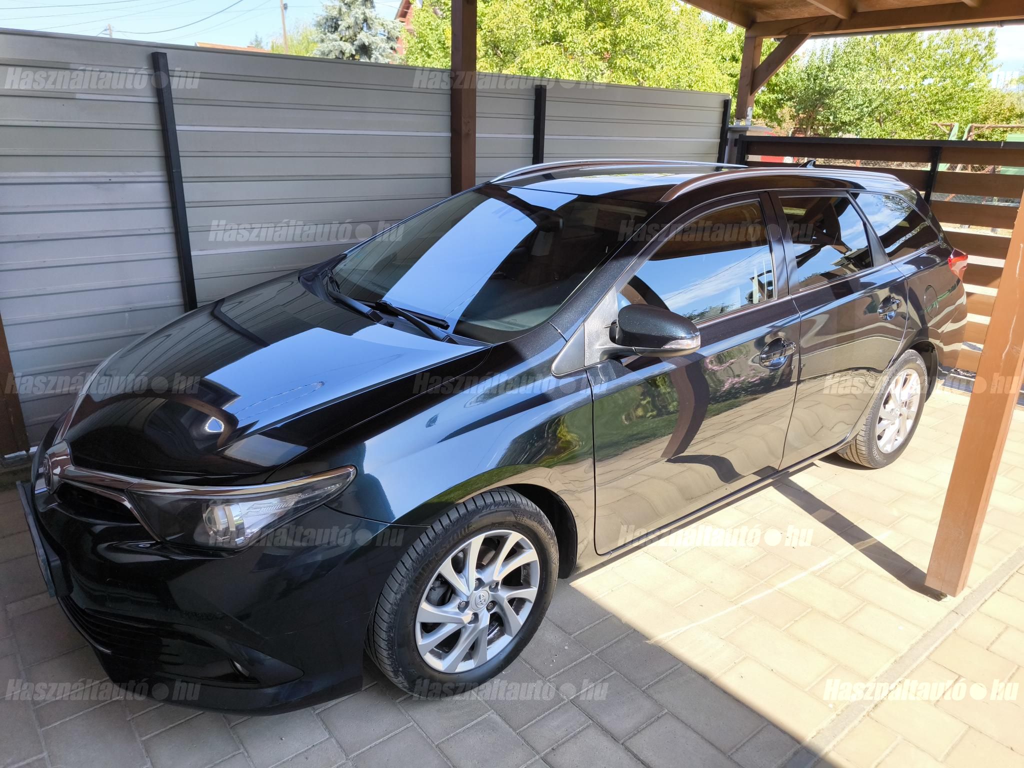 TOYOTA AURIS 2016 - 1