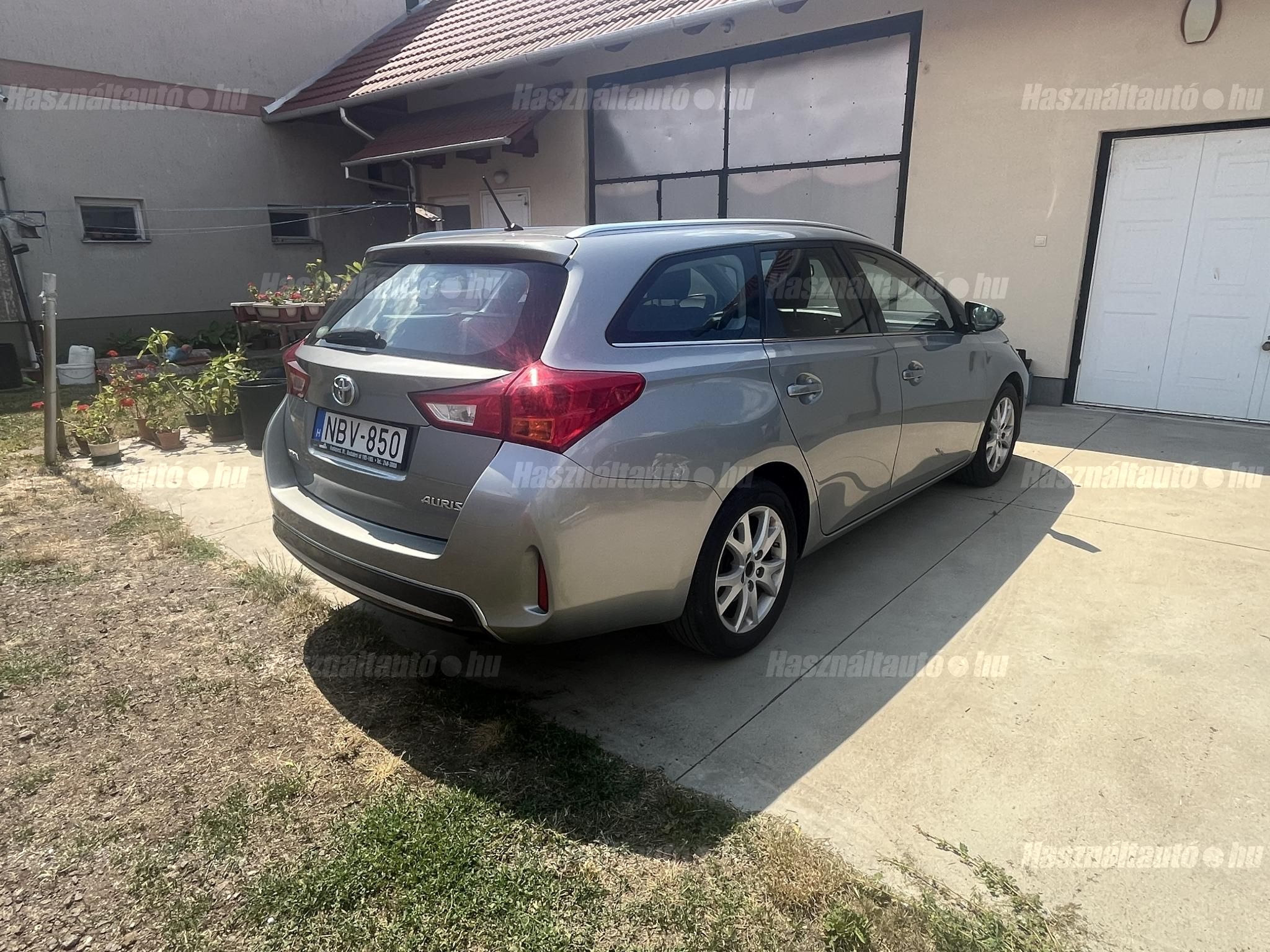 TOYOTA AURIS 2015/4 - 1
