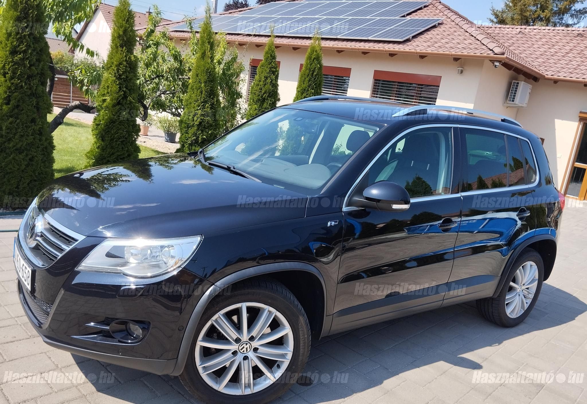 VOLKSWAGEN TIGUAN 2011 - 1