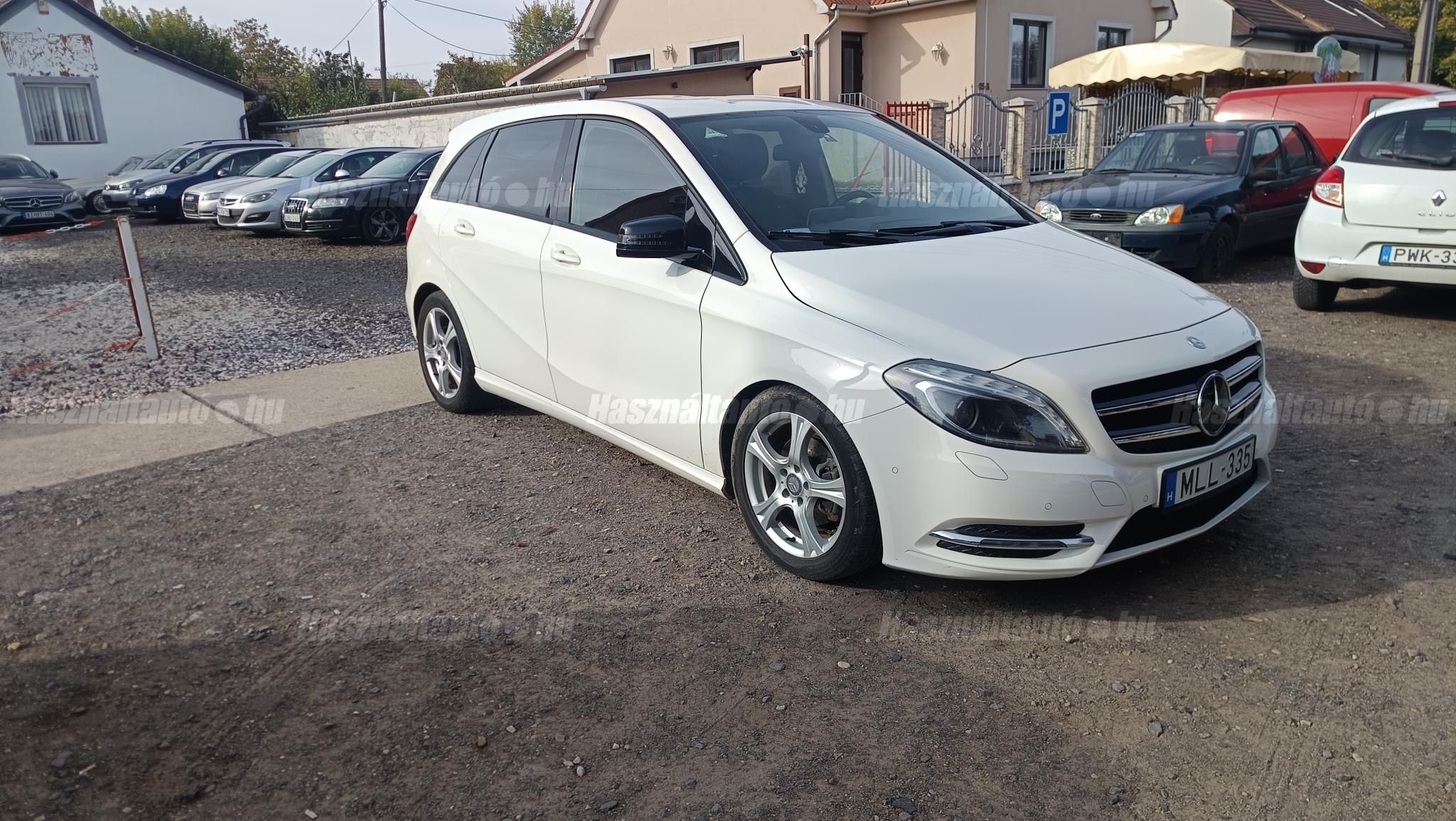 MERCEDES-BENZ B 180 2013/9 - 1