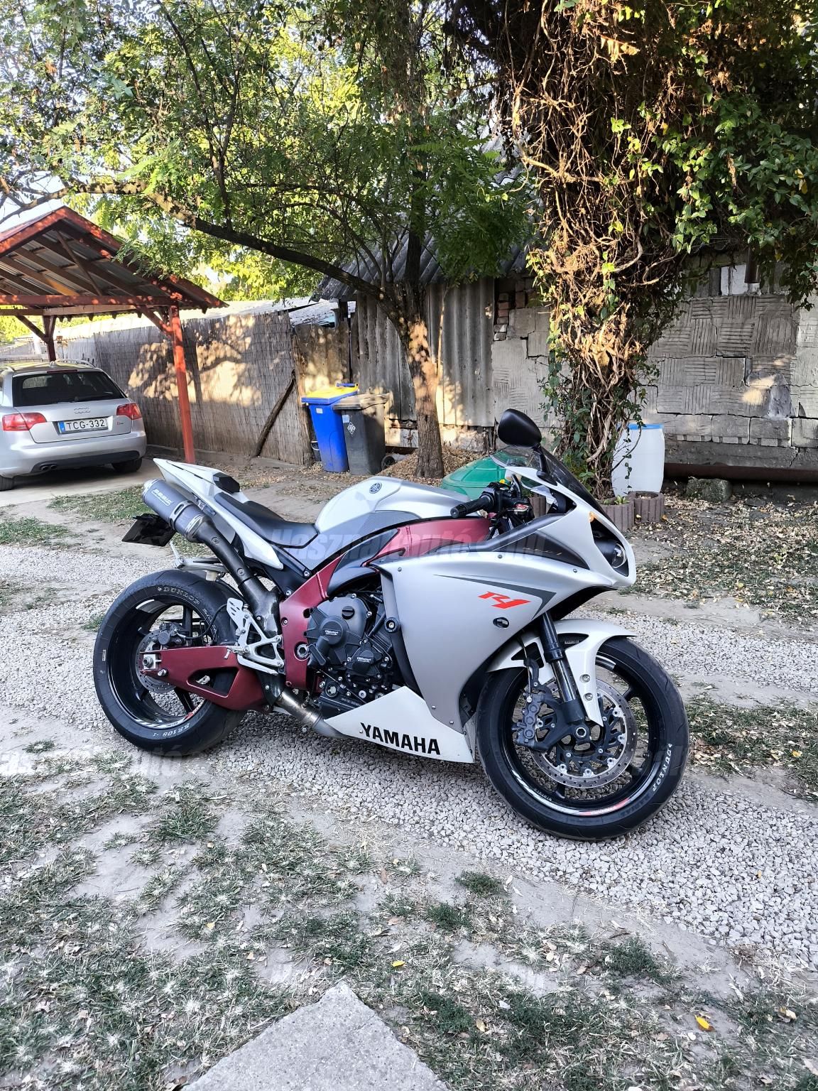 YAMAHA YZF R1 2009/10 - 1